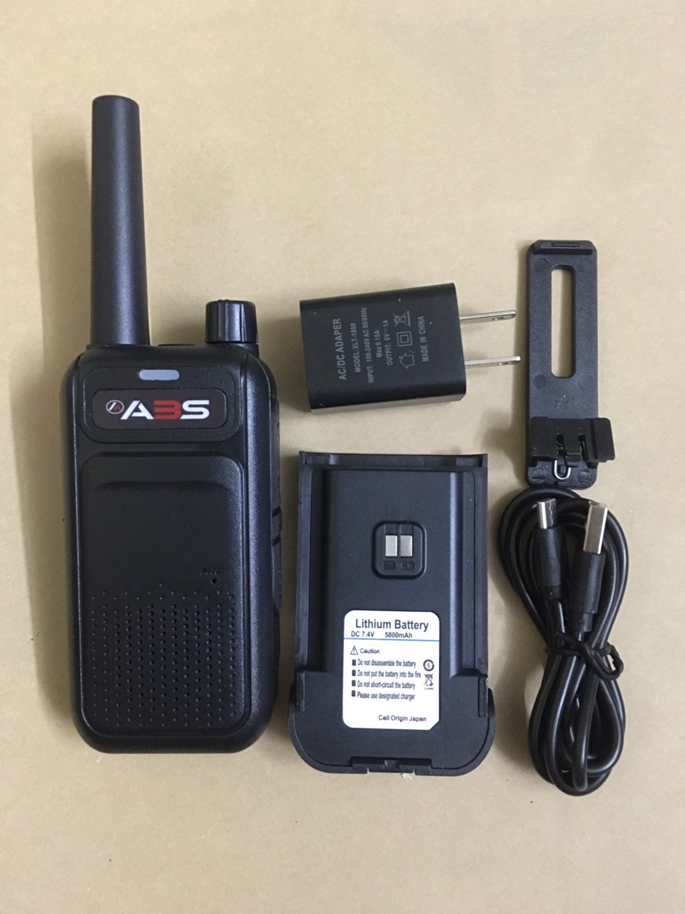 Bộ 1 Chiếc Bộ đàm Chính hãng  Sạc USB Type C ABS AB588 (Loa to& Chống Từ tính, Cự ly liên lạc Xa, Pin sử dụng>15 Tiếng)
