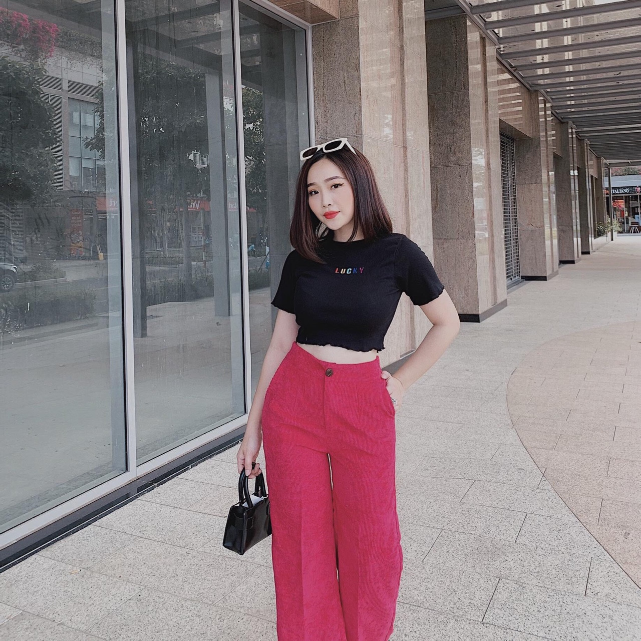 Áo croptop thun lụa croptop body in chữ LUCKY trước ngực TTSA0060