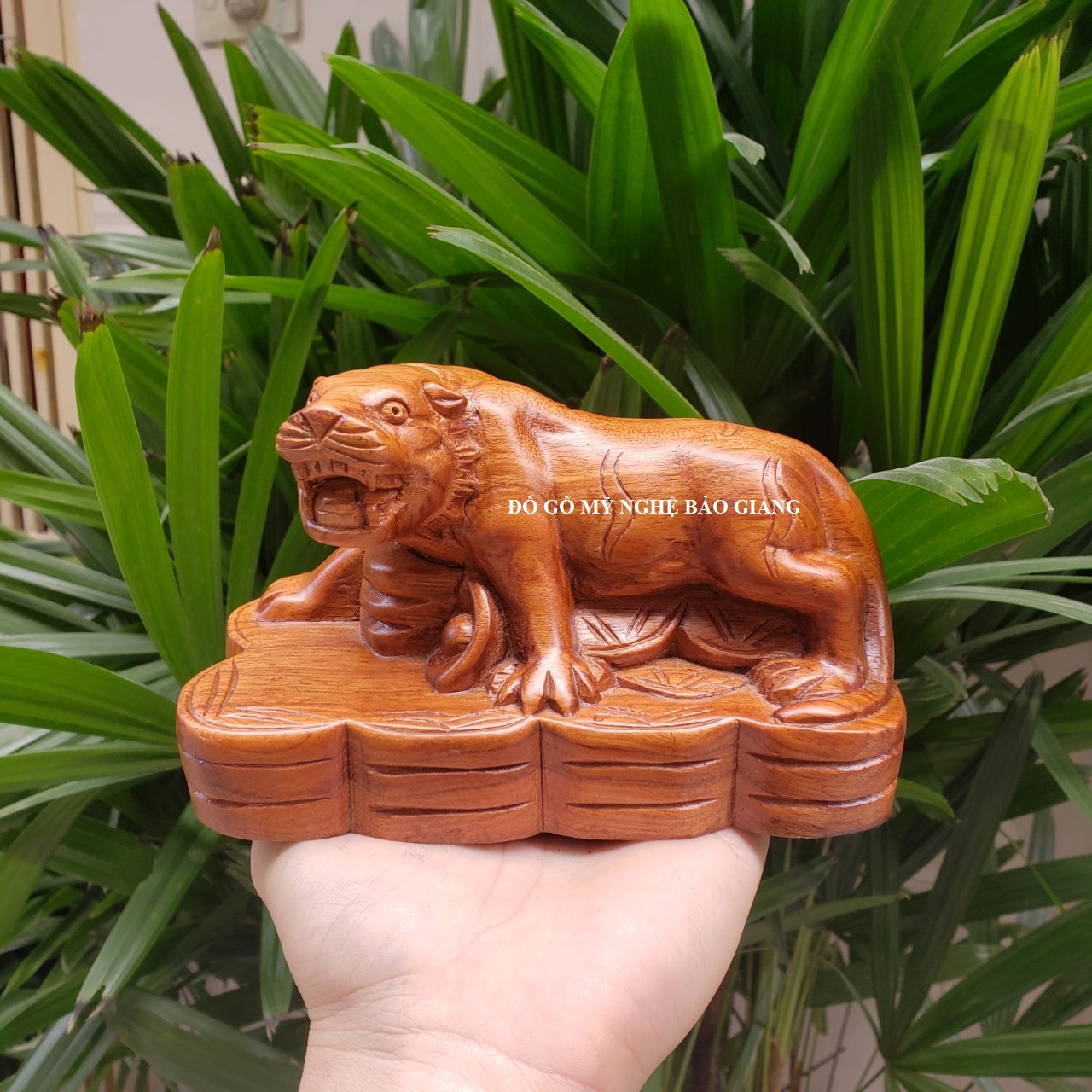 Tượng con hổ gỗ hương