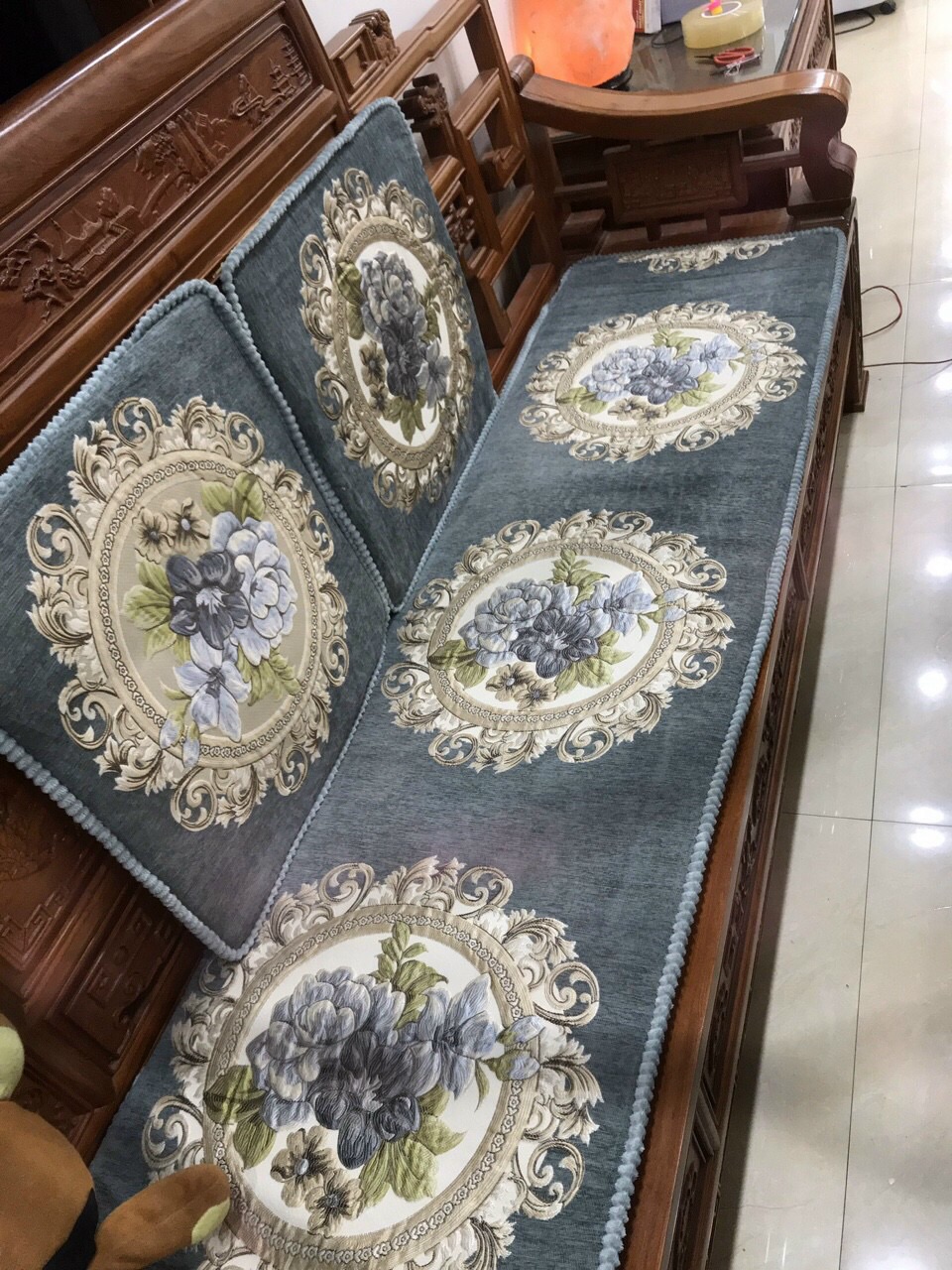 Bộ thảm ghế Tây âu hoa nổi 5D 2m2x55