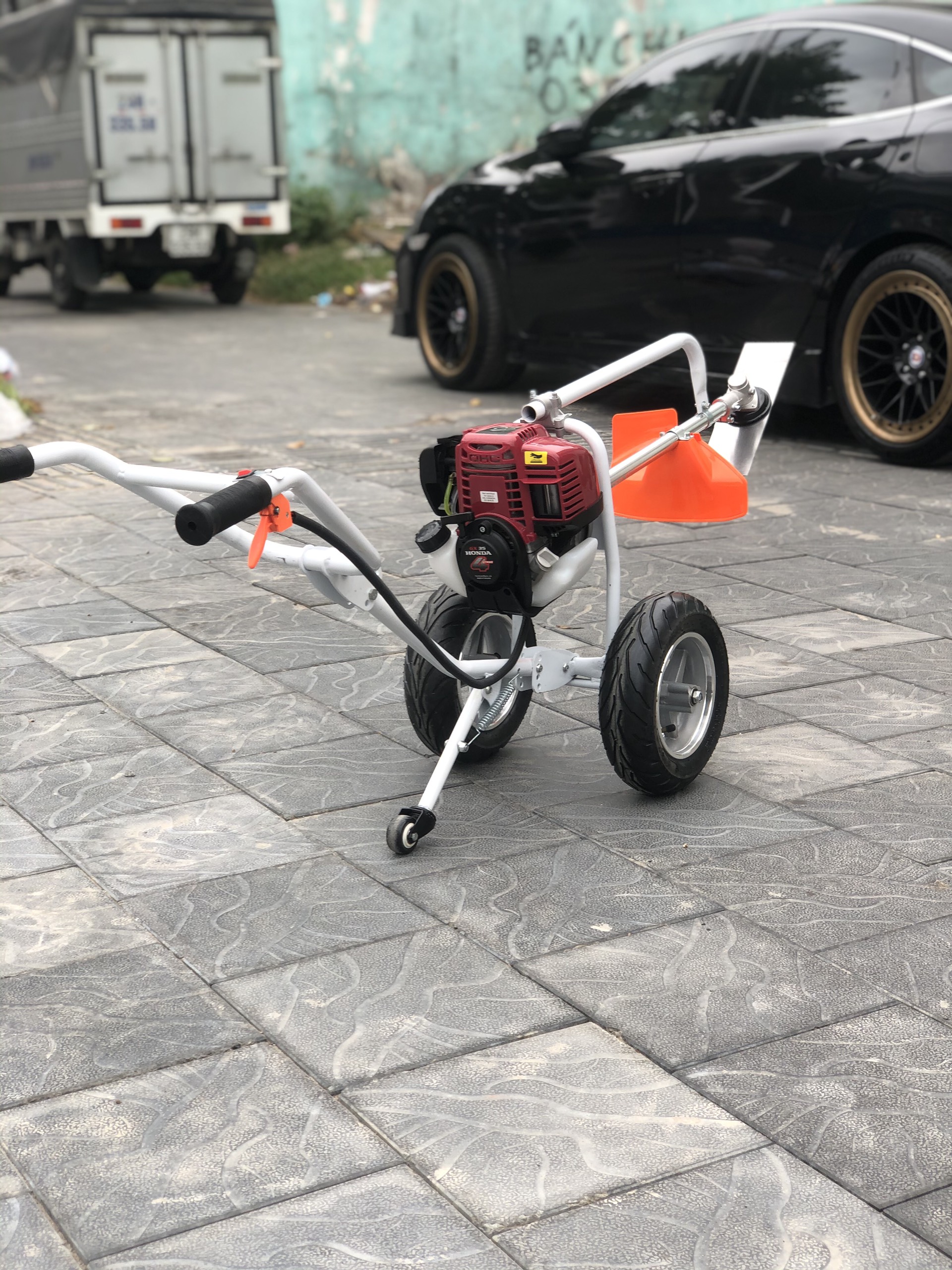 [Trả góp 0%] Máy cắt cỏ honda đẩy tay 4 thì chạy xăng