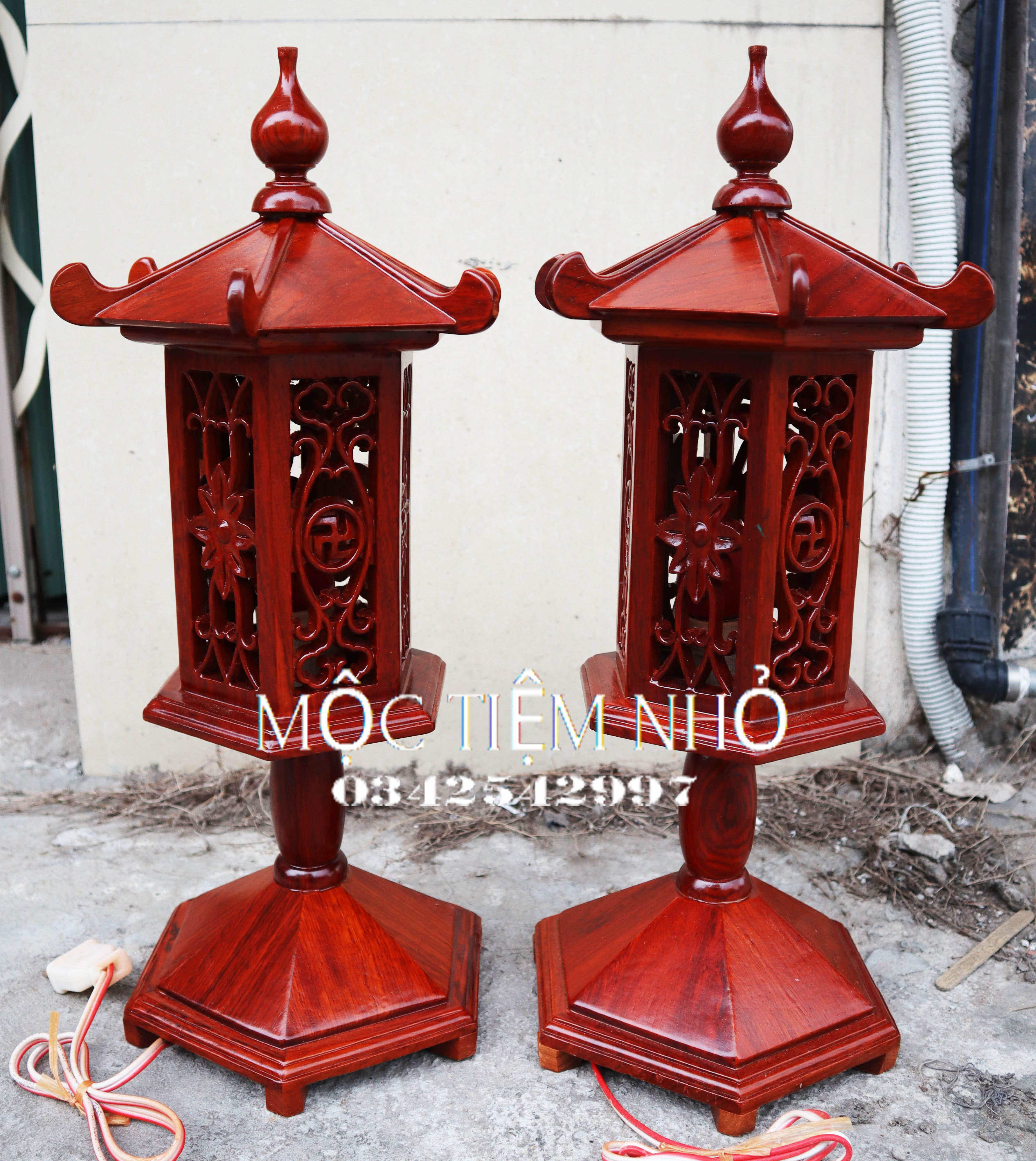 Cặp đèn gỗ hương đôi đèn thờ cây gỗ cao 48cm