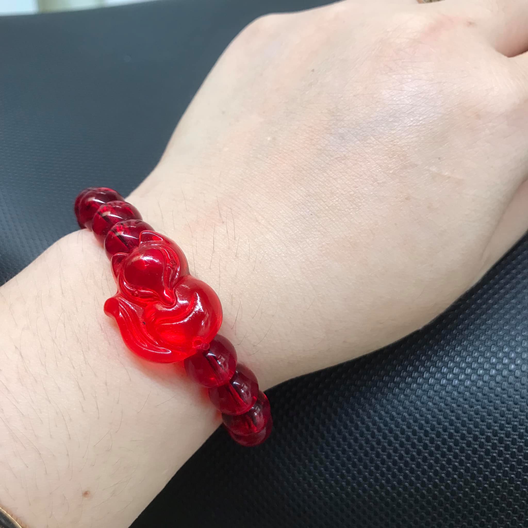 VÒNG TAY HỒ LY ĐÁ POLY ĐỎ