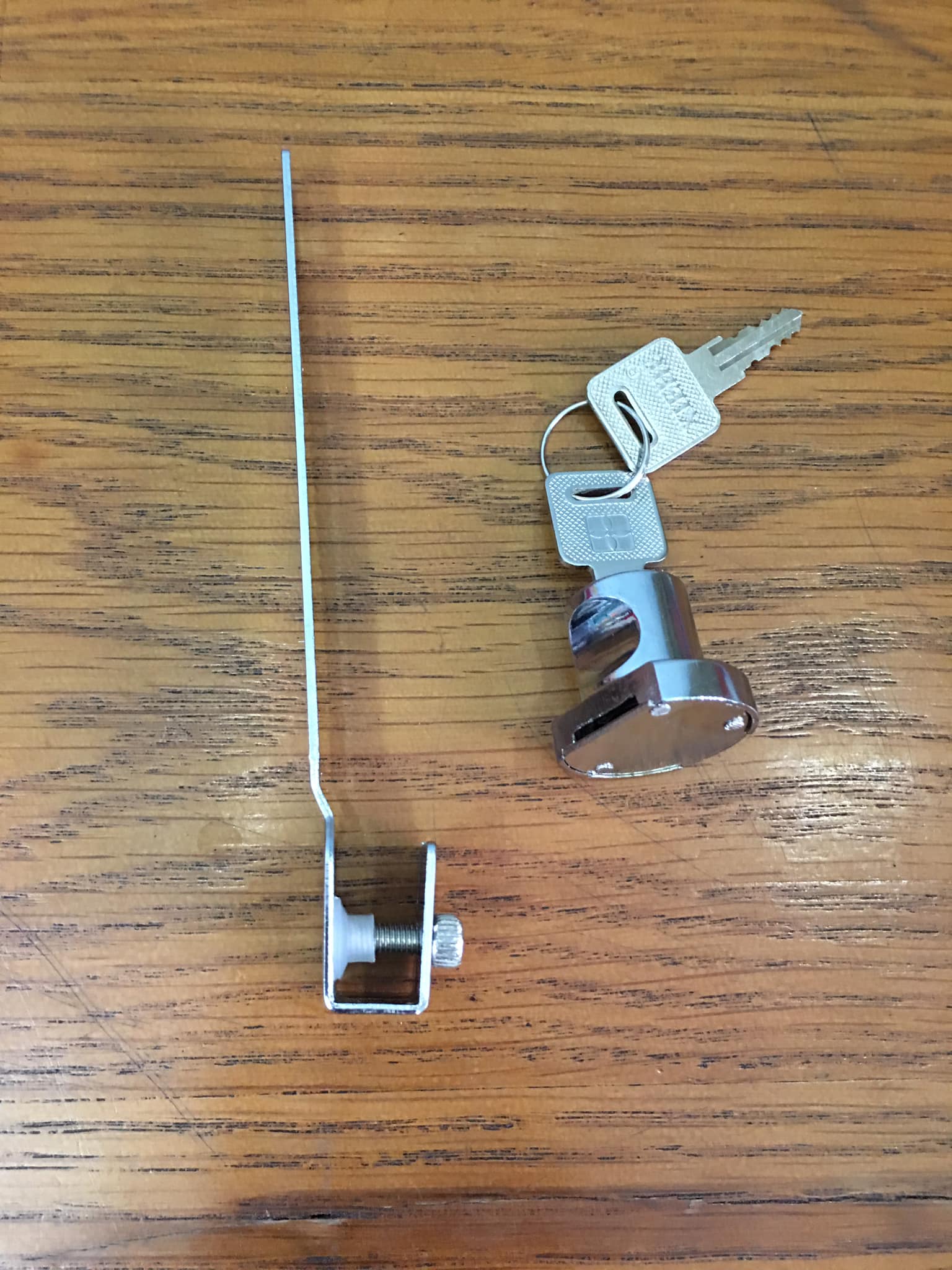 [HCM]Khóa tủ kính 2 cánh lùa Xiehe