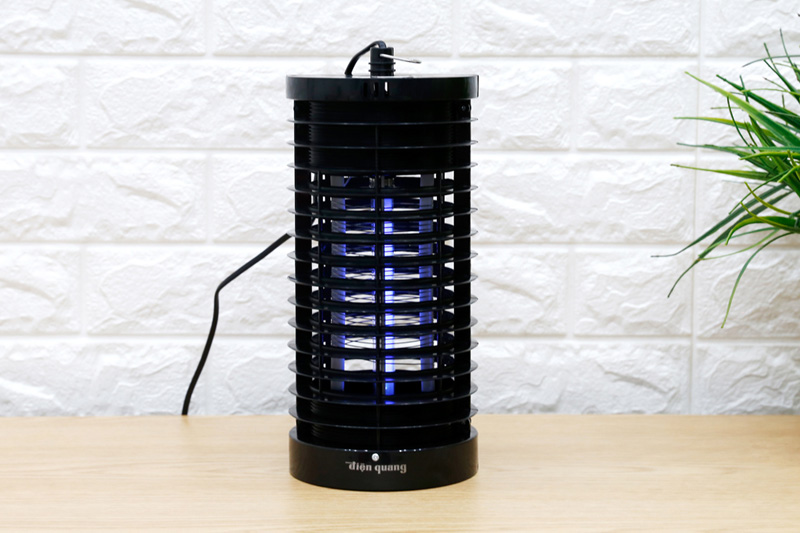 Đèn bắt côn trùng, bắt muỗi tiện dụng