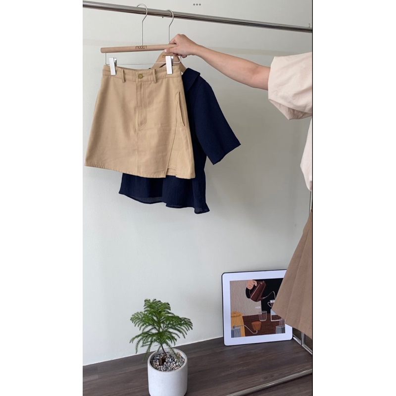 chân váy kaki xẻ đùi Dupin