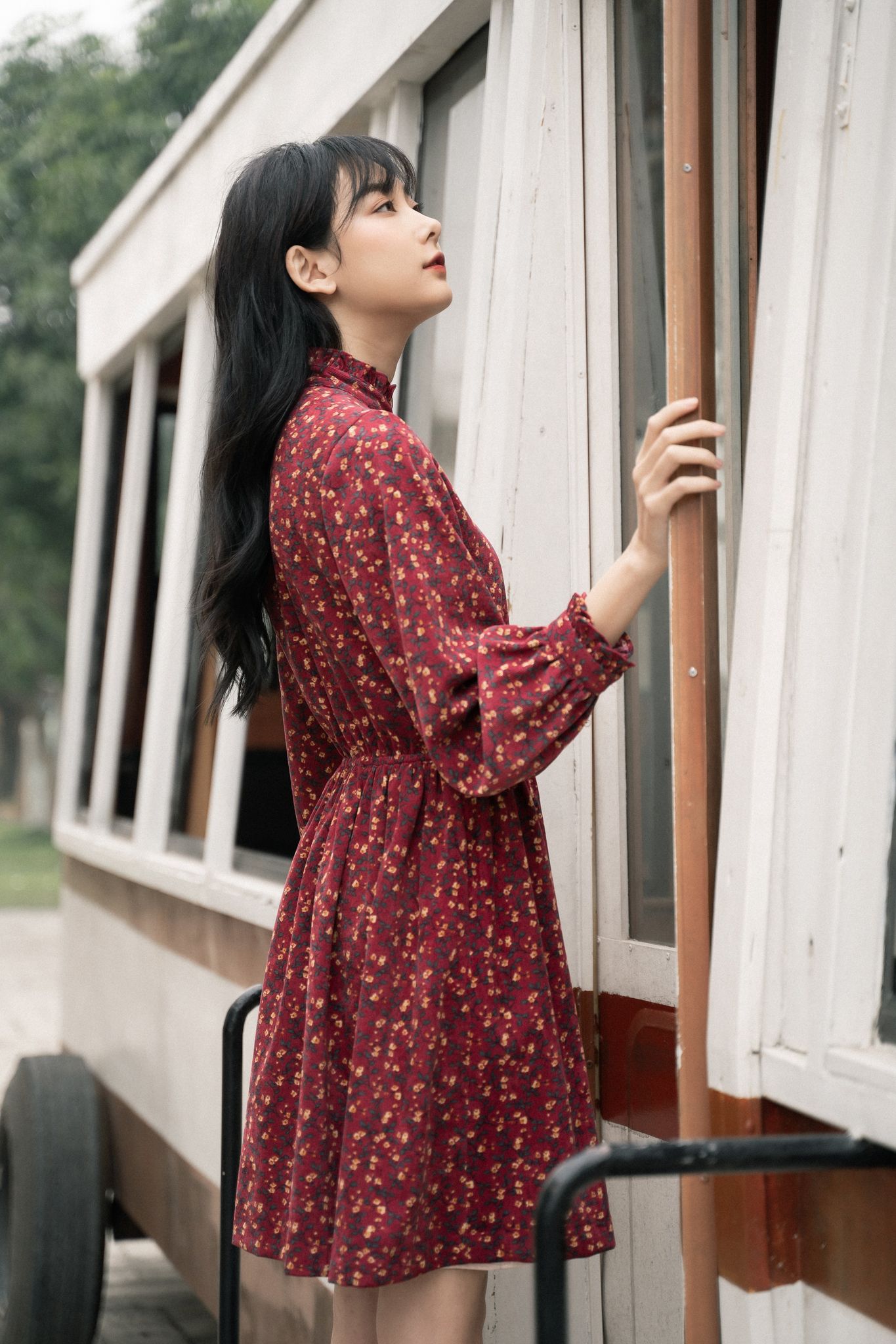 Váy Floral Cổ Nhún Đỏ Madelen