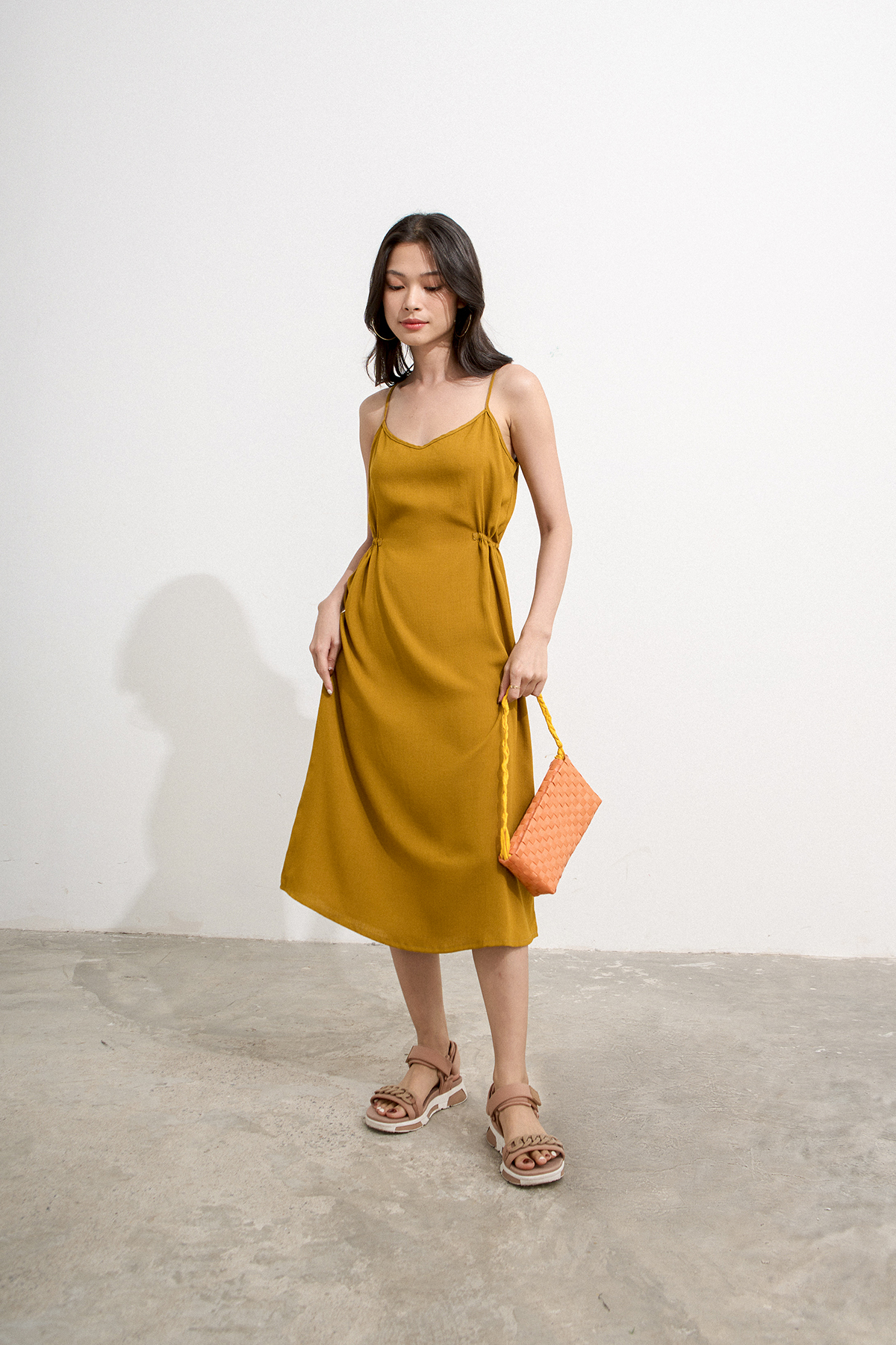 [NHẬP MÃ NOVFALAZSOCIAL02 GIẢM 40K ĐƠN 199K  ] Đầm Maybi suông linen phối dây rút nhún cột nơ eo
