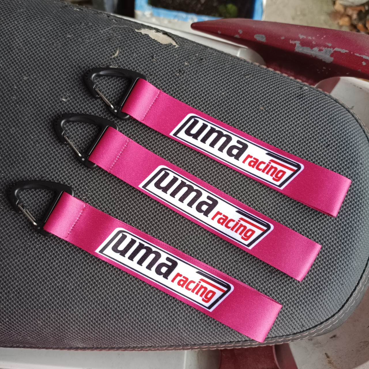 Móc khóa UMA RACING in 3D 2 mặt chữ