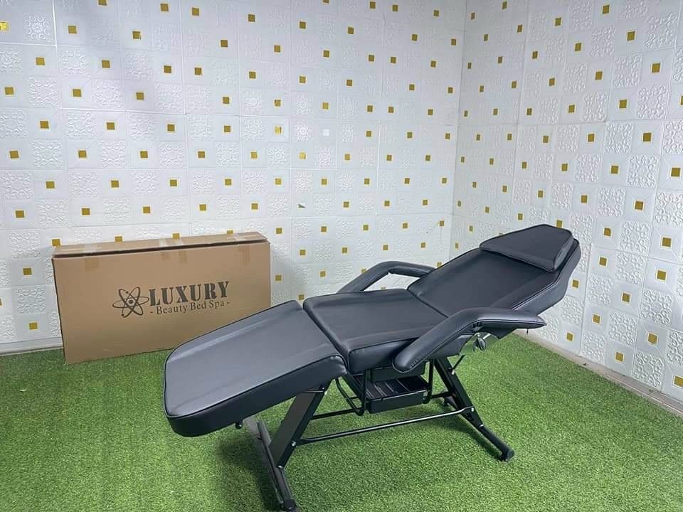 Giường tiêm filler đen