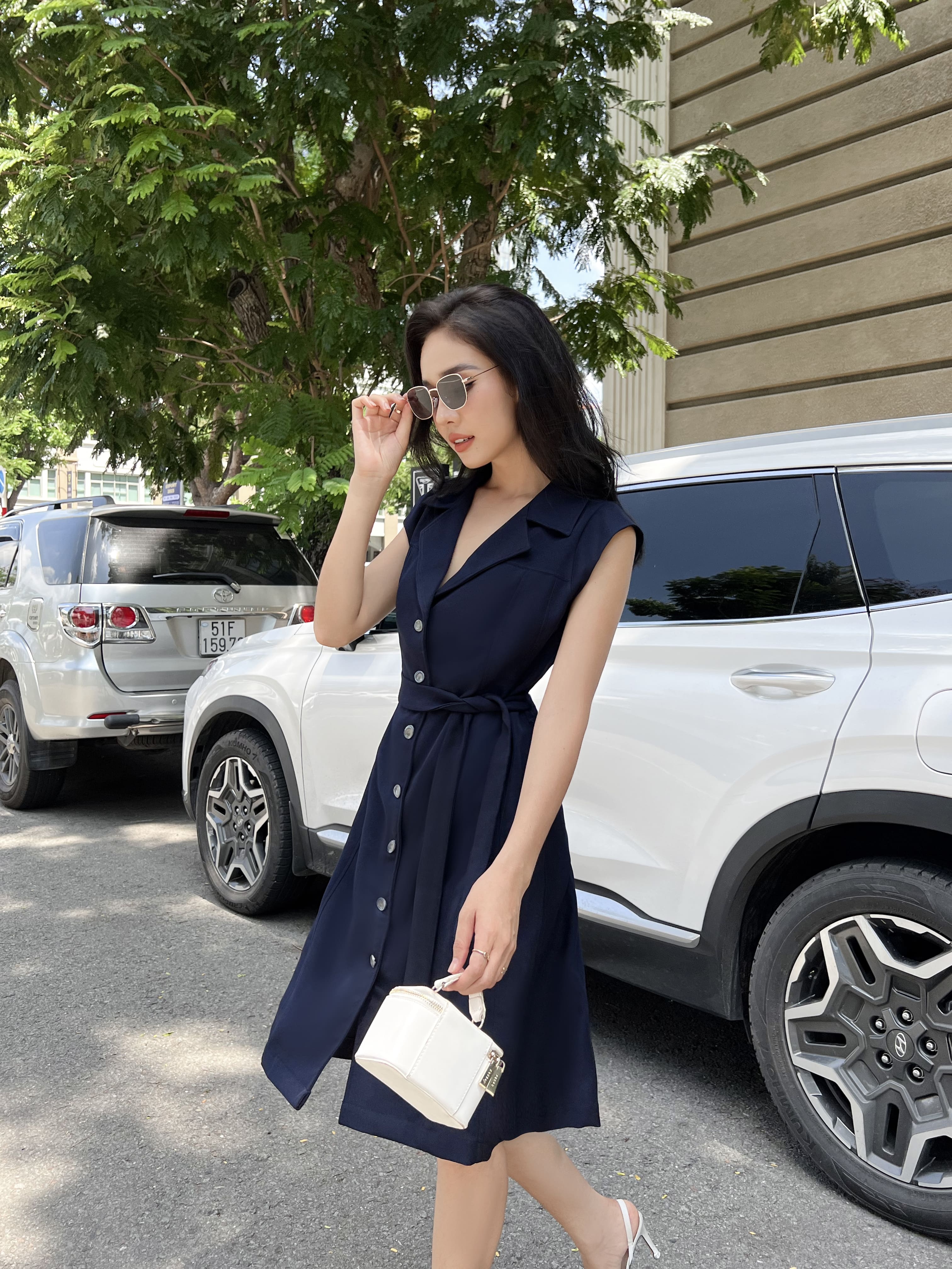 Đầm navy cổ vest thắt belt - YV LE & CO