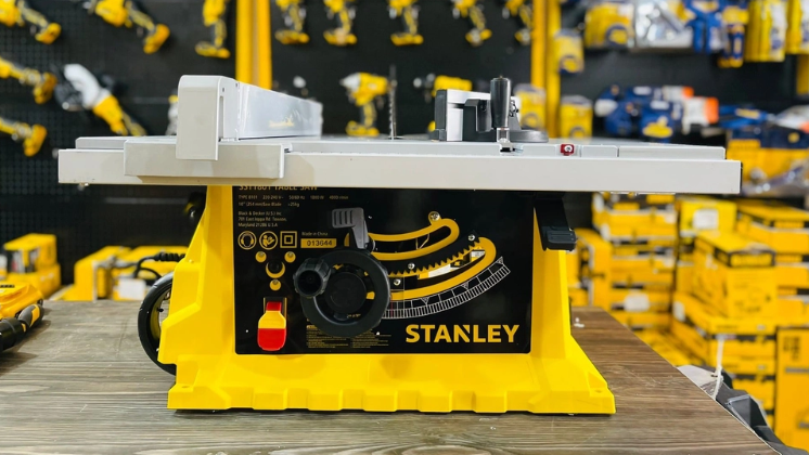 Máy cưa bàn 254mm 1800W Stanley SST1801-B1