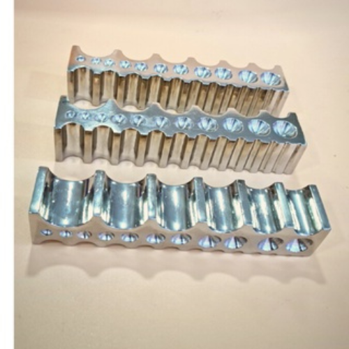 Bàn đáp inox dày, chụp inox dài