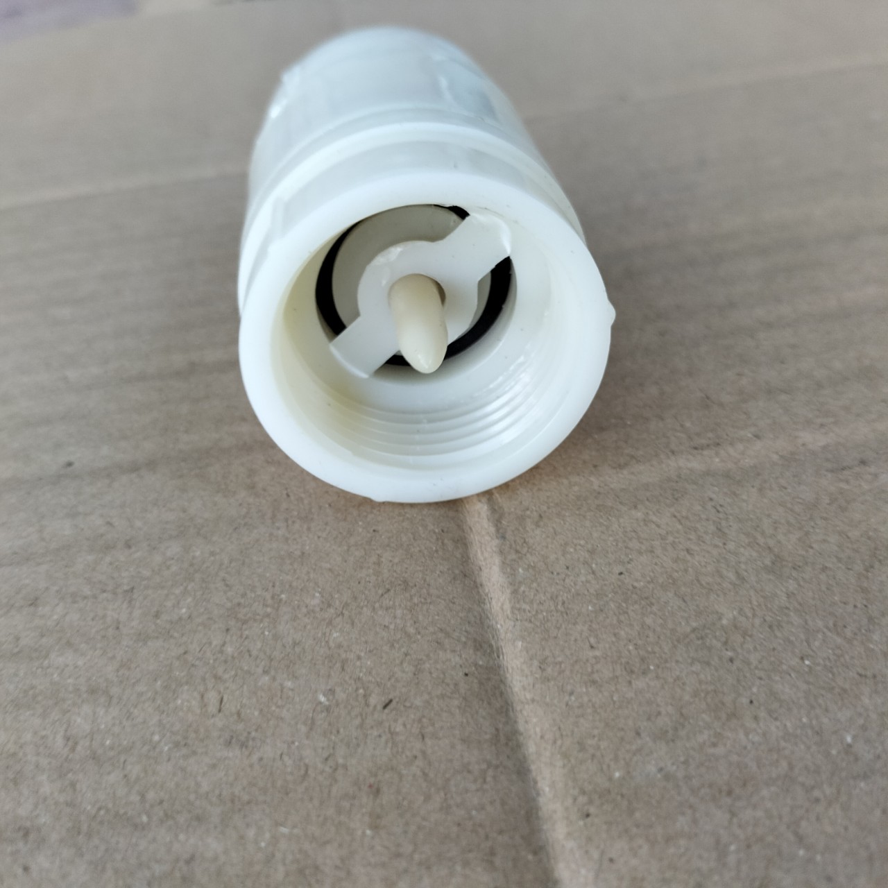 Van 1 chiều nhựa có lò xo