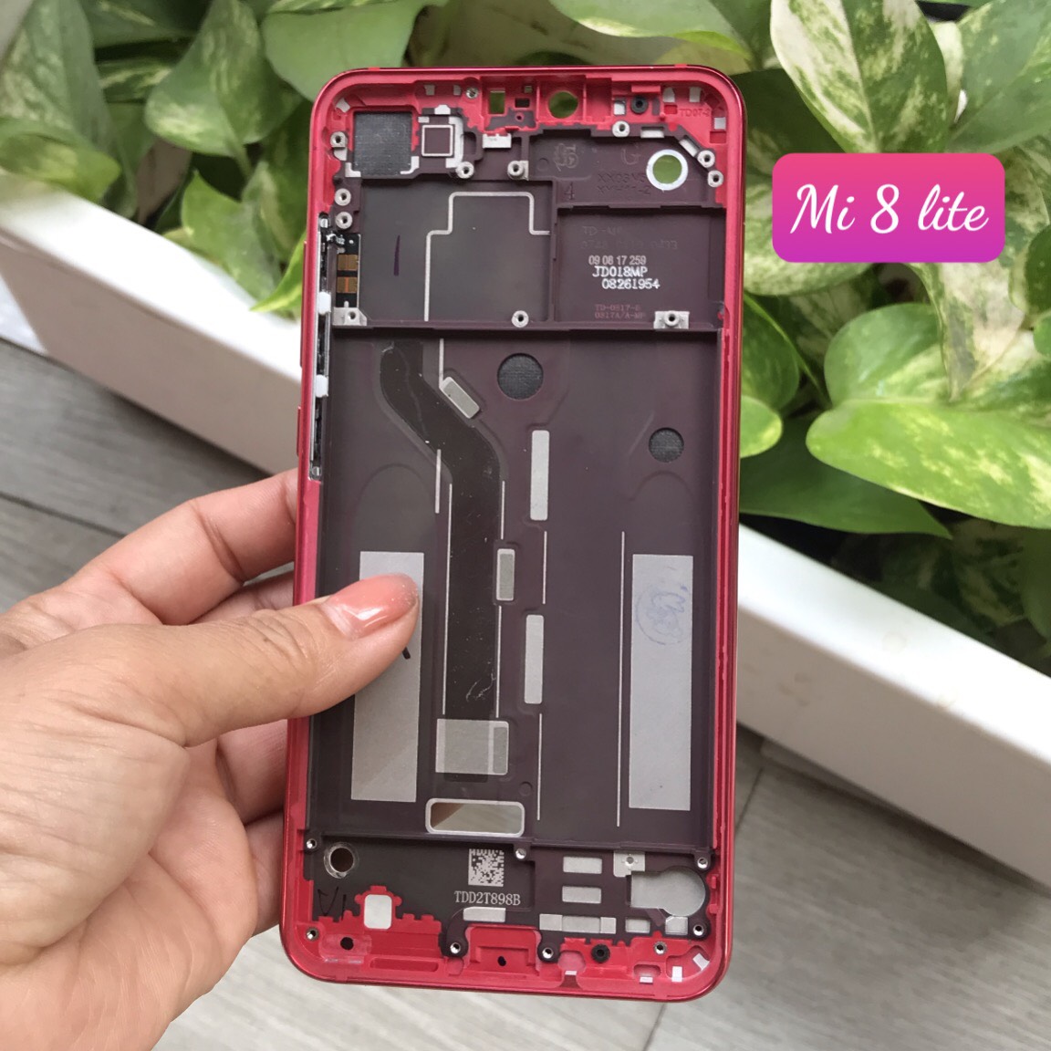 Khung sườn + viền máy xiaomi Mi 8 Lite (gồm khung xương,viền, phím)