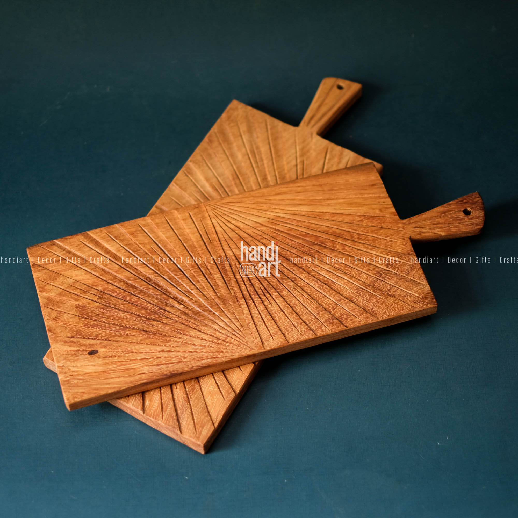 Thớt gỗ trang trí đồ ăn