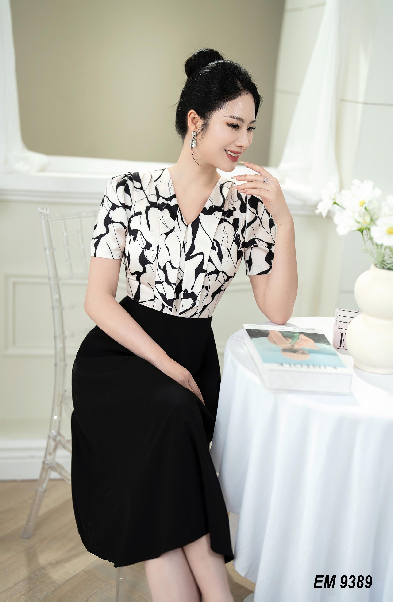 Đầm EMY EM9389 Xoè Phối Trắng Đen