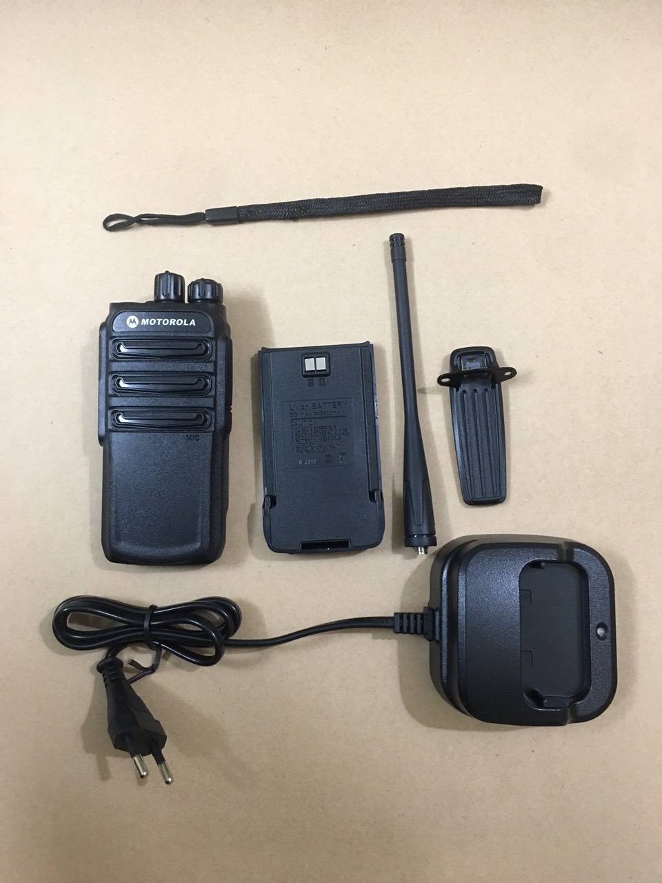 Bộ 1 Bộ đàm Motorola CP838/CP-838 (Siêu bền, Loa chống từ tính, Pin dung lượng lớn, cự ly liên lạc xa)