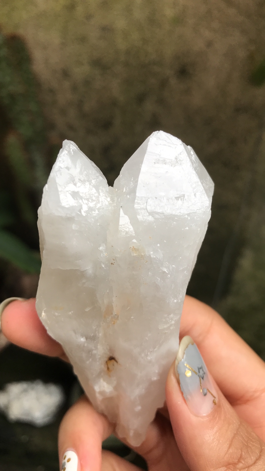 Đá Thạch Anh trắng dạng búp sưu tầm S28
