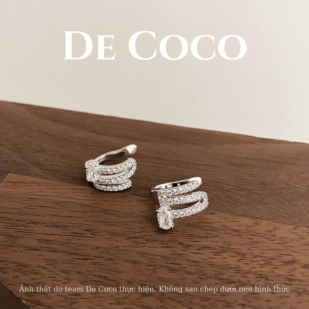 Khuyên tai kẹp vành đính đá Zena De Coco