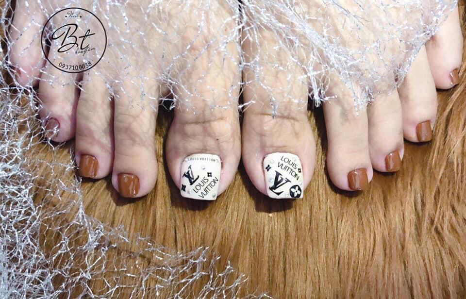 NAILBOX TẶNG KEO DŨA 0953