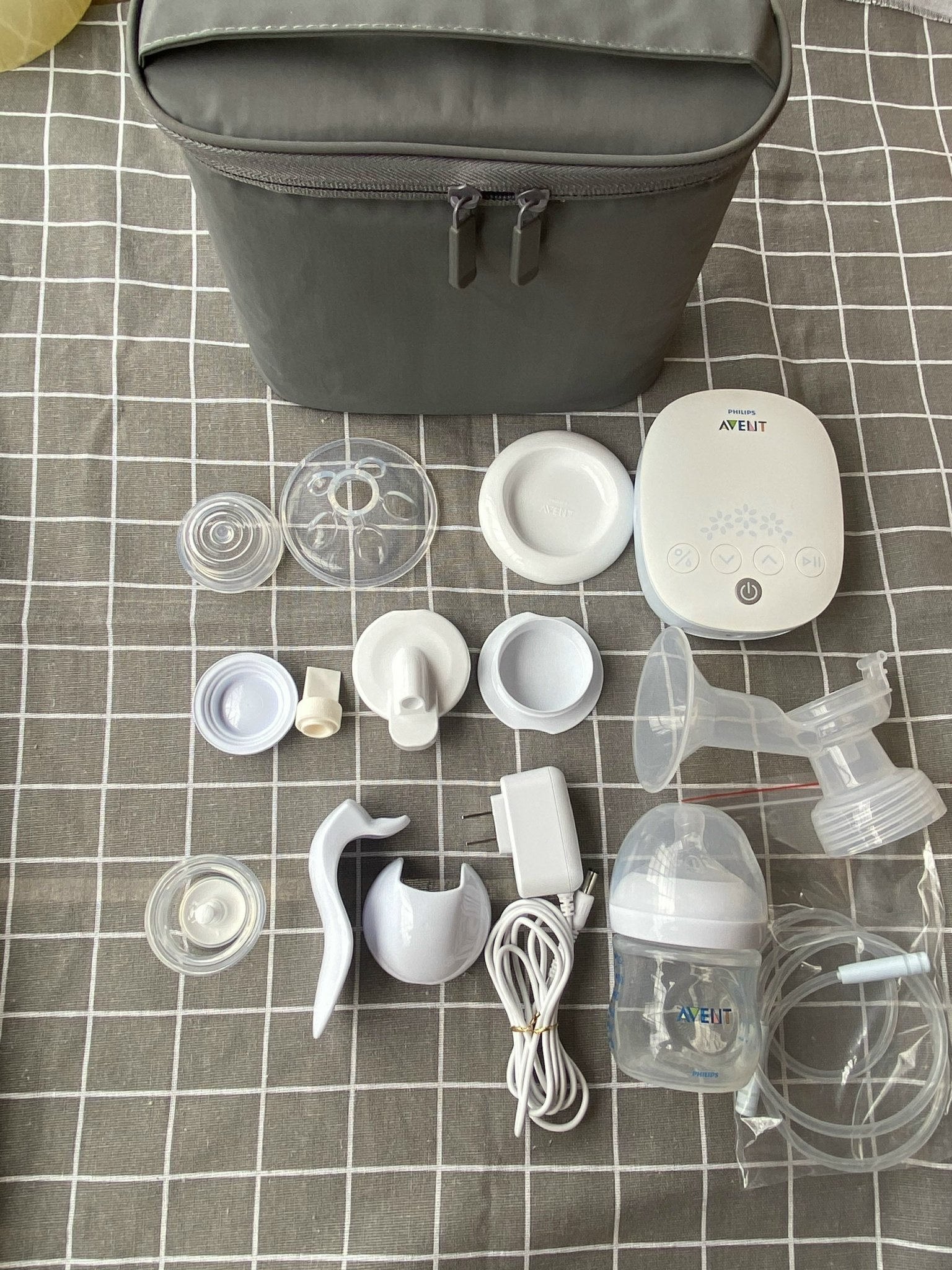 Máy hút sữa Philips Avent hoa tuyết đơn t.lý