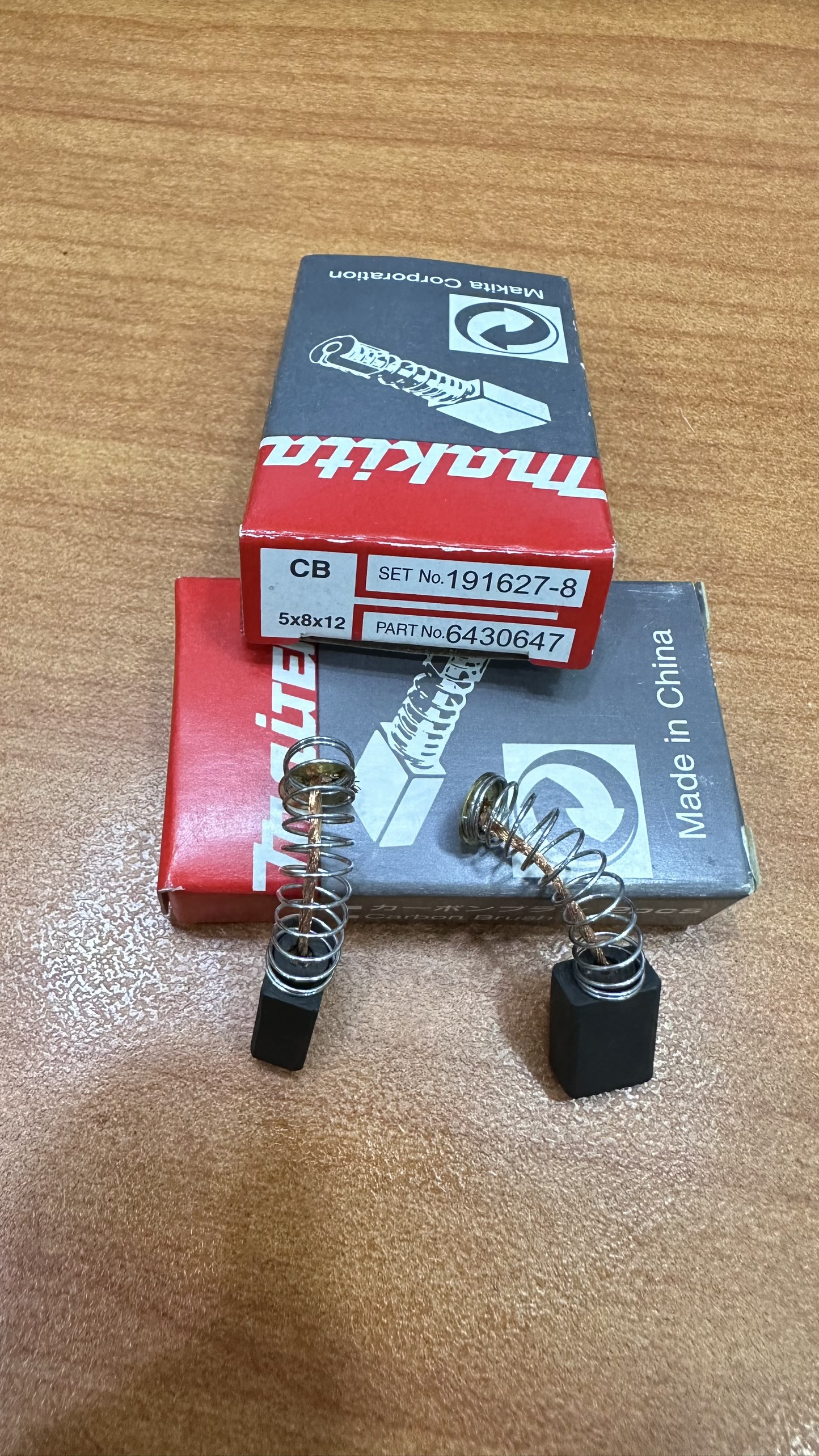 1 cặp chổi than 5x8x12