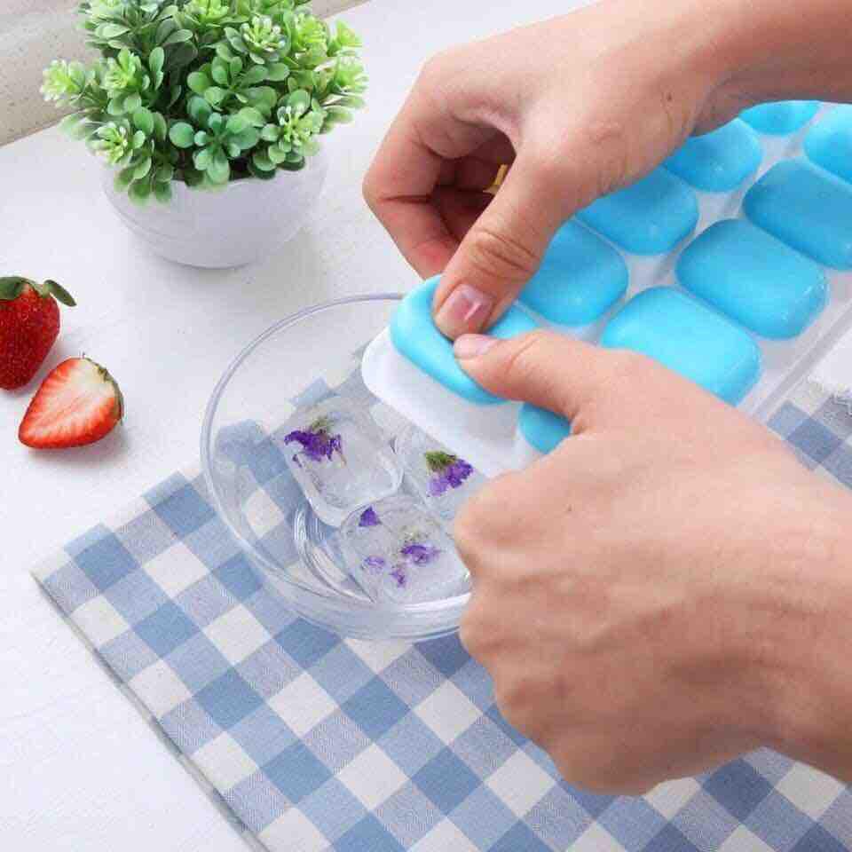Khay làm đá silicon kèm nắp