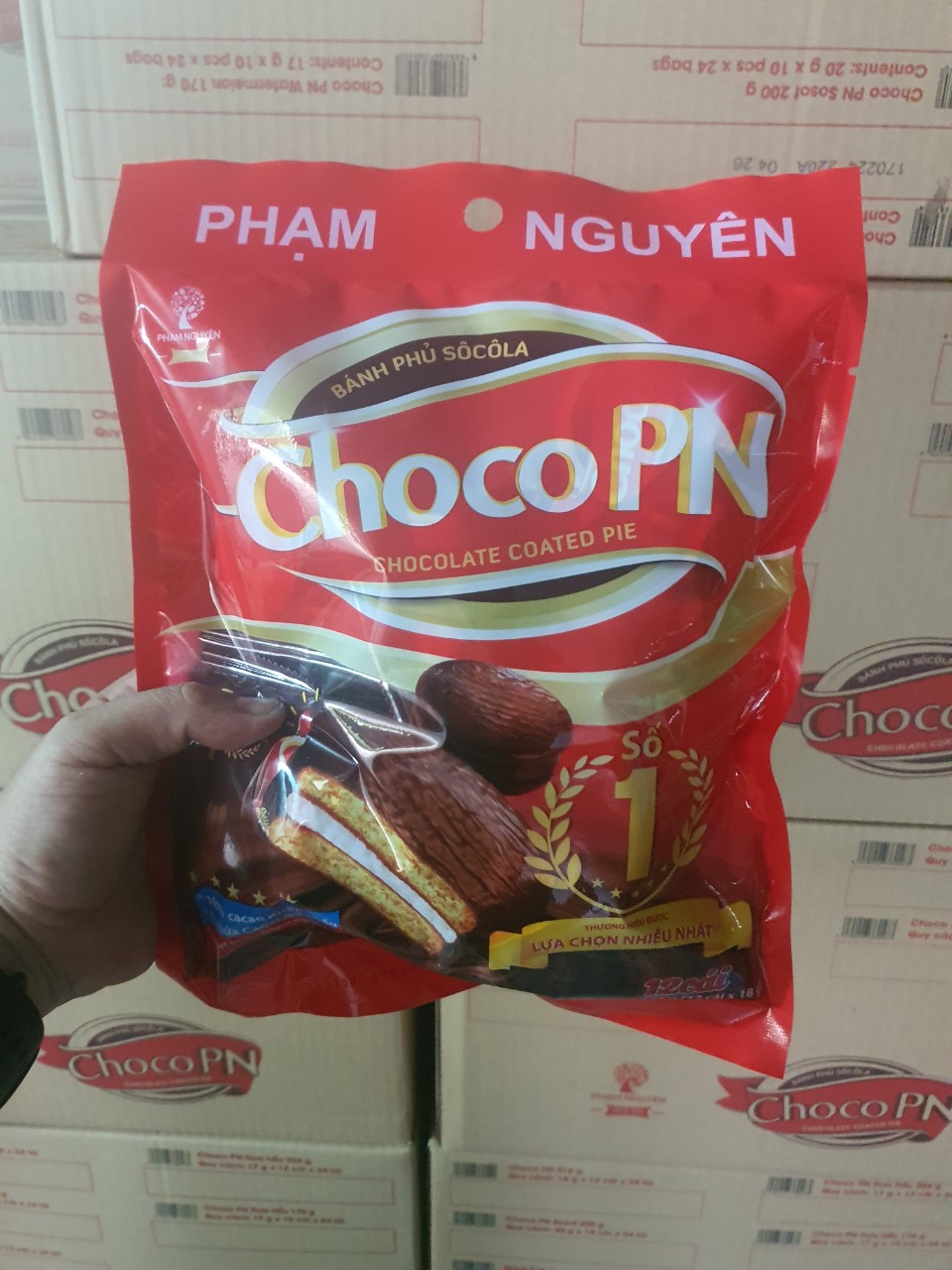 Bánh socola kem Choco PN gói 216g (18g x 12 cái)