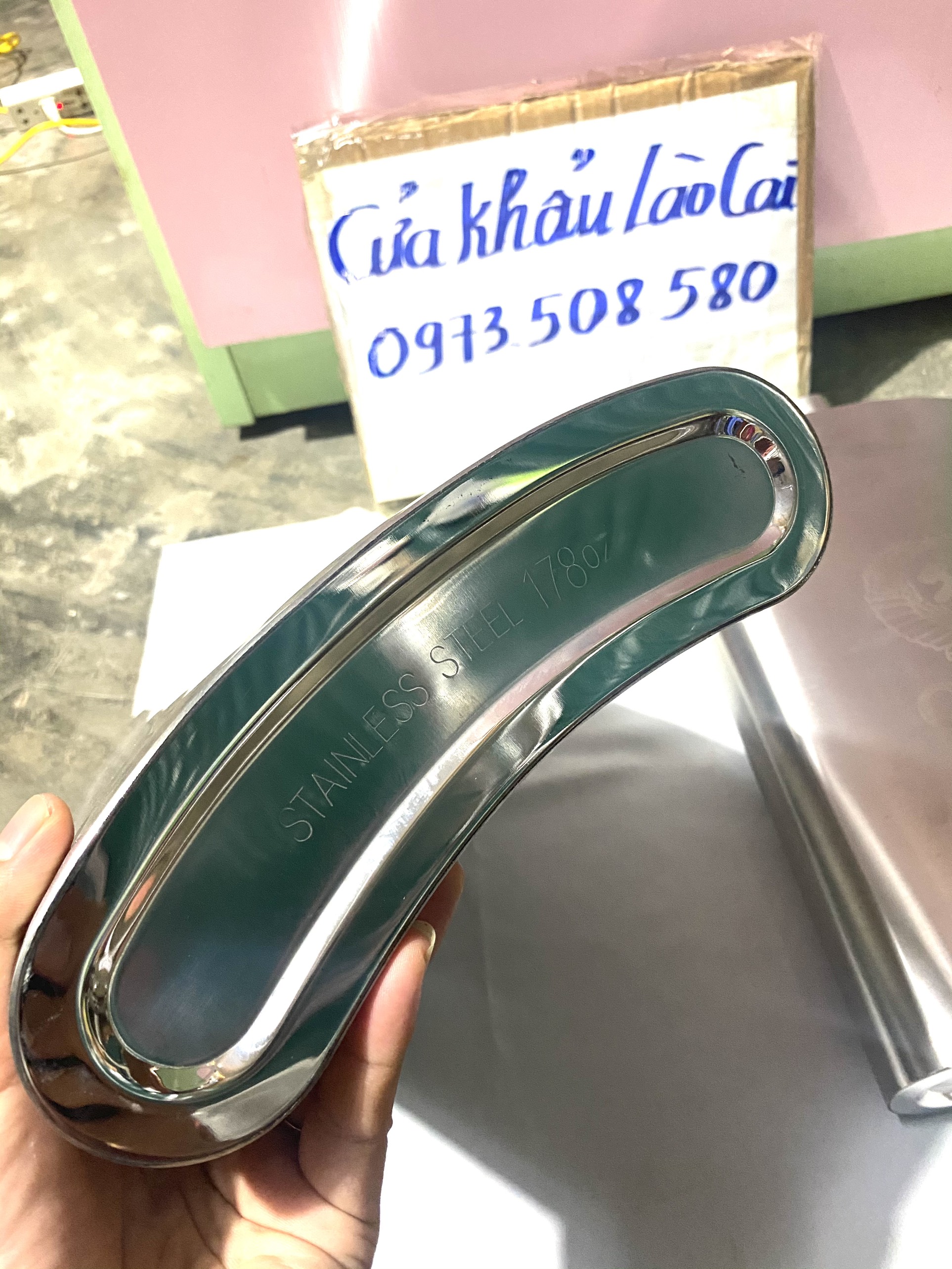 Bình  5,4 lít   tặng kèm túi Da ( 1 ly 20k)