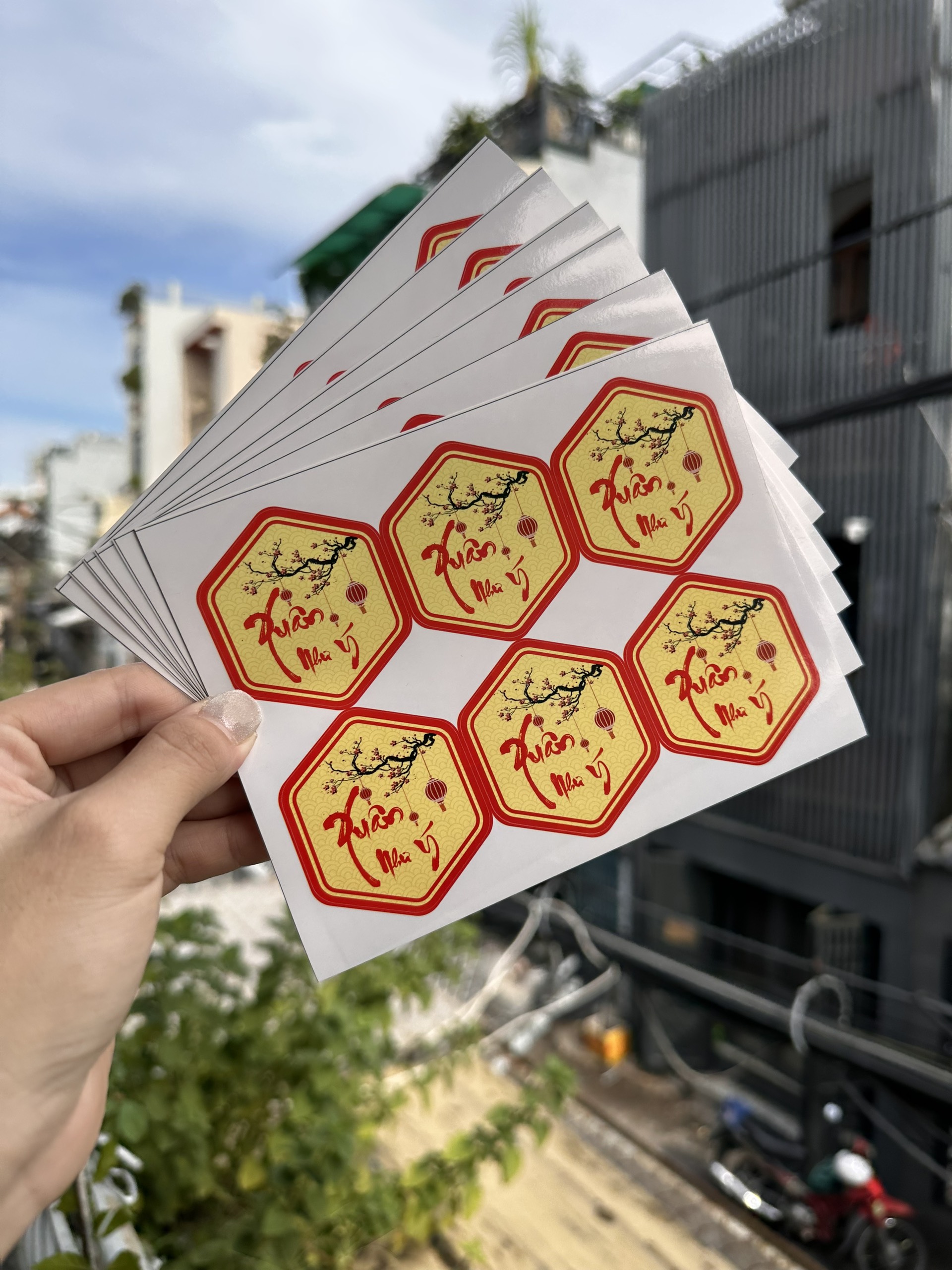 100 tem lục giác nhỏ 4x5cm