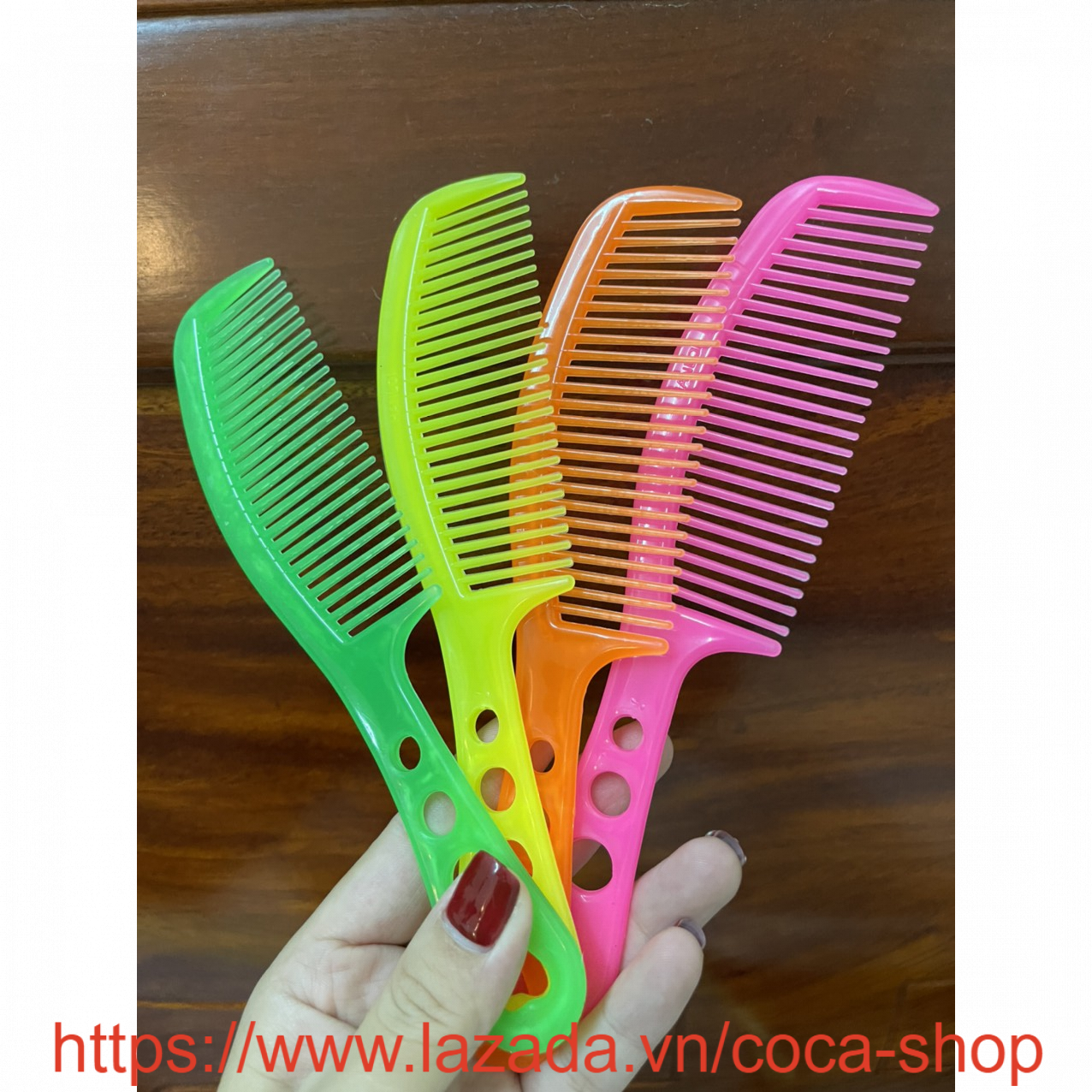 Lược Nhựa Chải Tóc Có Cán (màu ngẫu nhiên)
