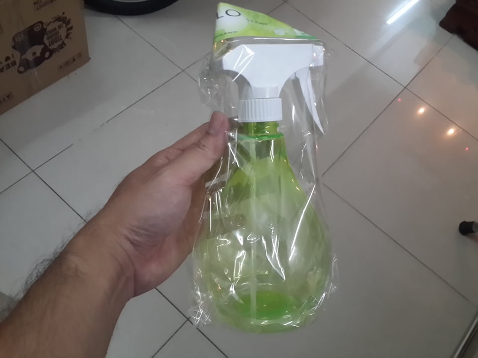 Bình xịt tưới cây 0.75ml (1lít đầy )
