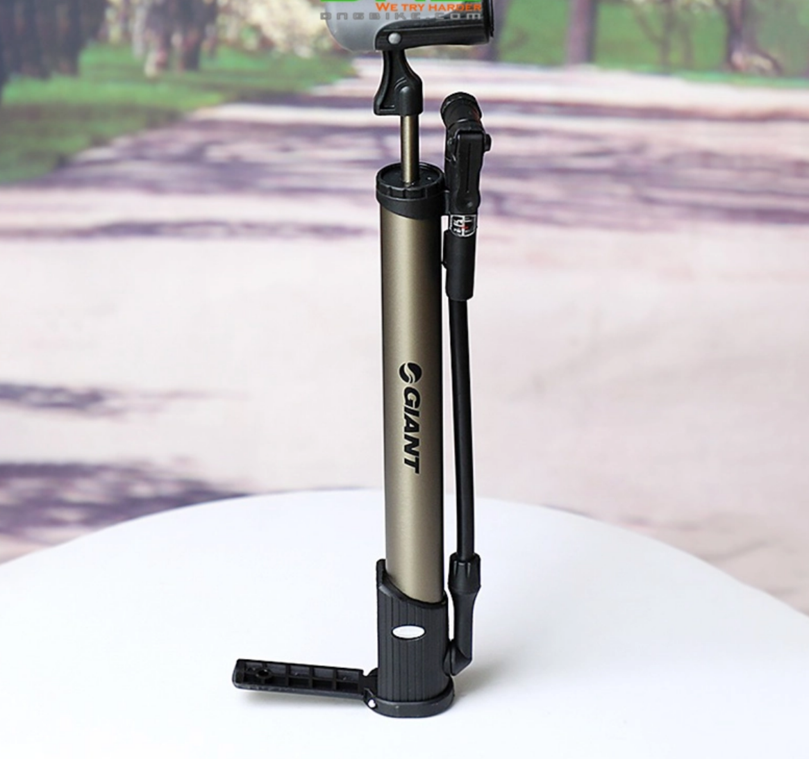 Bơm mini gắn xe đạp GIANT 13 CMF-002G