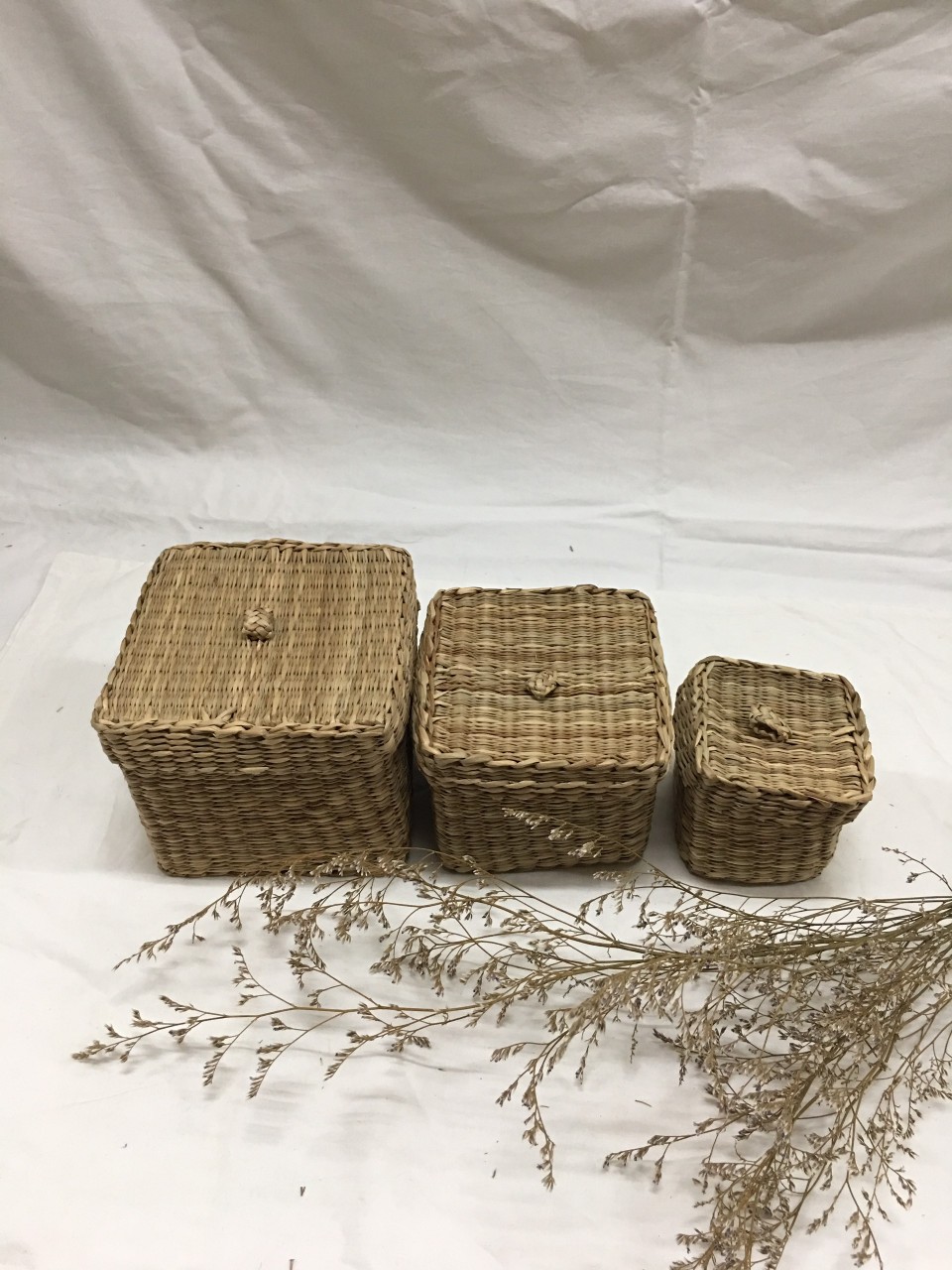 Đồ Đựng Sản Phẩm Đa Năng, Rổ Làm Từ Cói Thân Thiện Với Môi Trường, Rổ Đựng Đồ Văn Phòng Đa Năng Hình Vuông Size L Kích Thước 12x12x9 cm