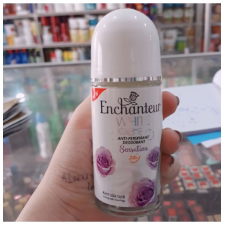 Lăn khử mùi trắng da Enchanteur White Sensation 50ml