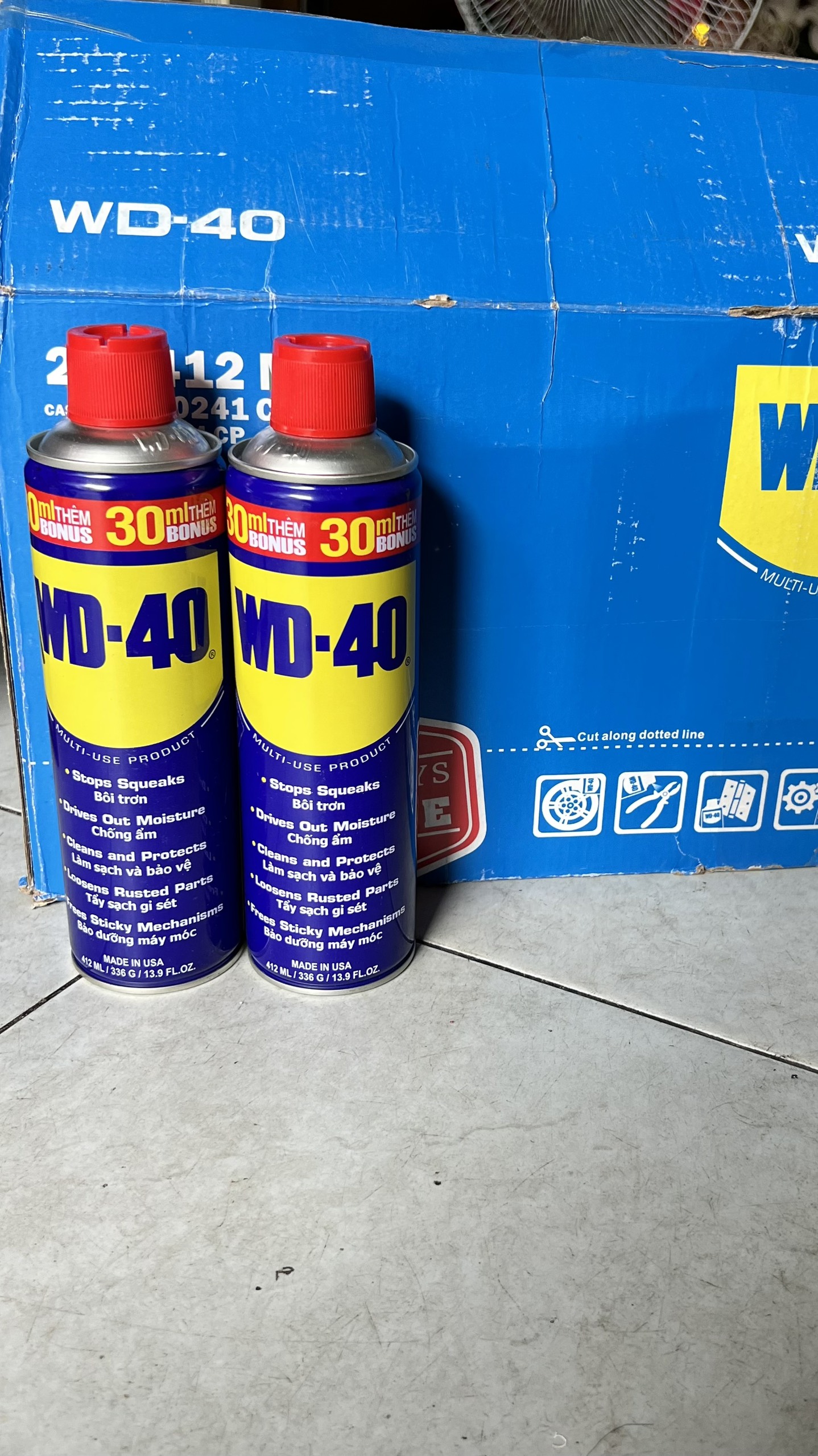 Chai xịt chống rỉ bôi trơn WD-40