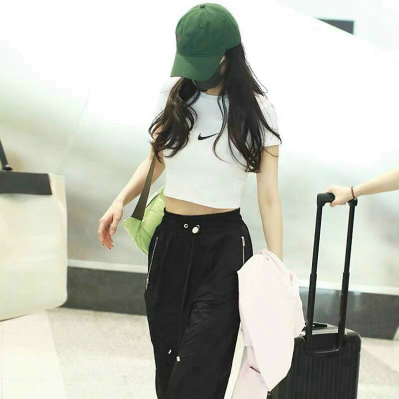 áo croptop họa tiết dấu móc thêu chất đẹp