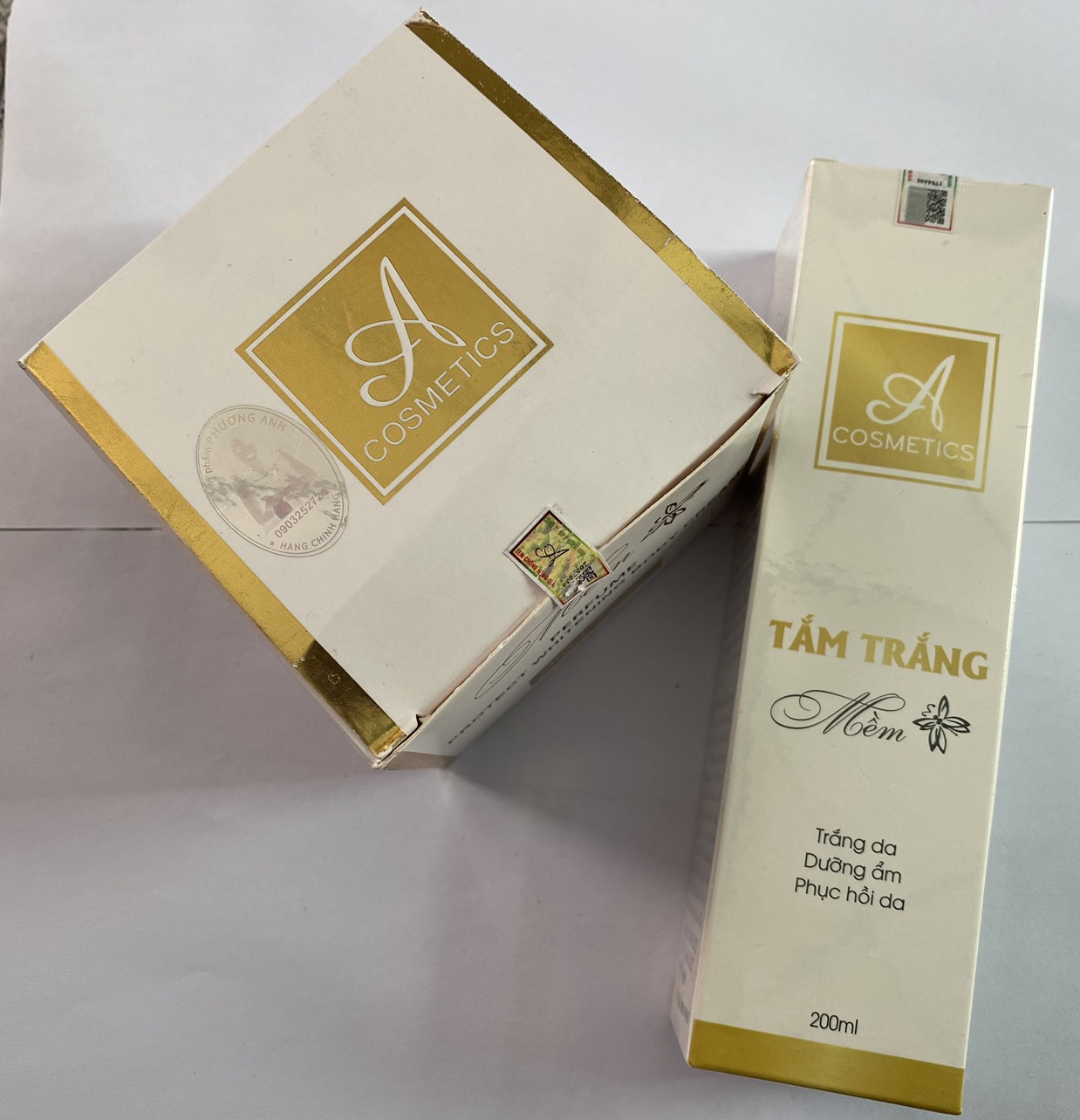 Combo tắm trắng và kem body mềm A Cosmetics