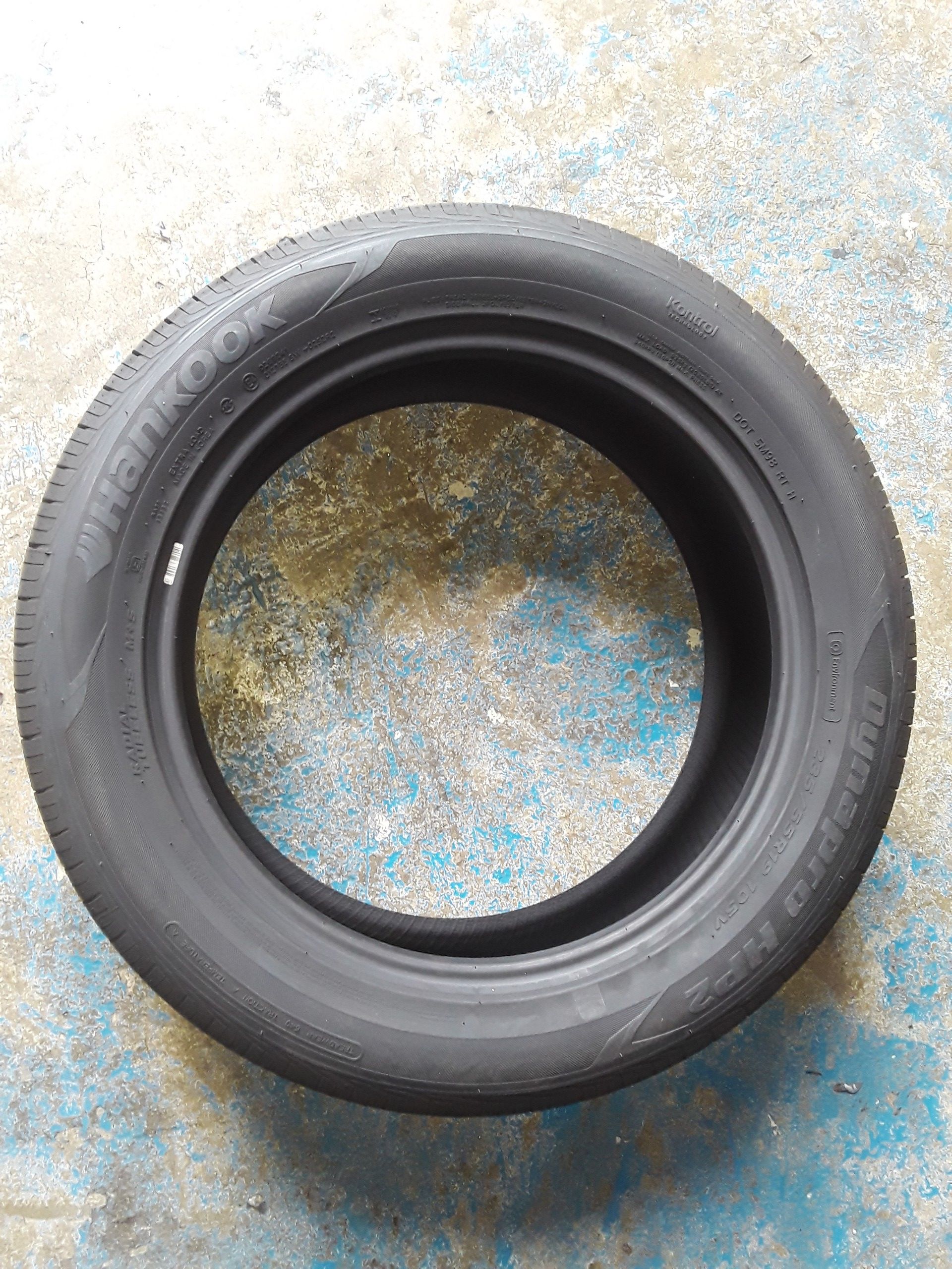 Lốp Hankook 235/55R19 RA33