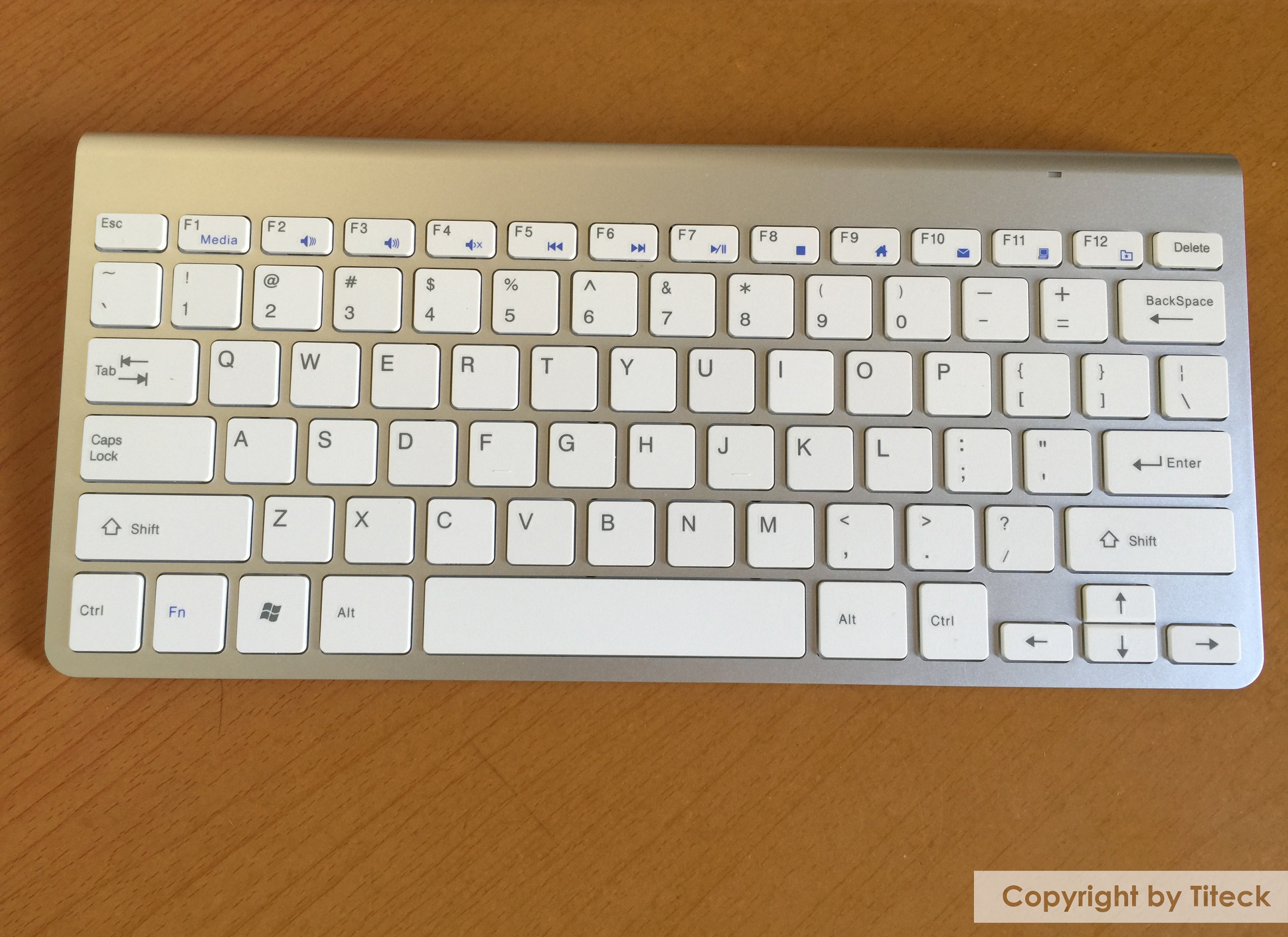 Bàn phím không dây cao cấp dùng cho laptop, PC, Smart TV tăng kèm miếng phủ silicon bảo vệ chống nước, bụi bẩn