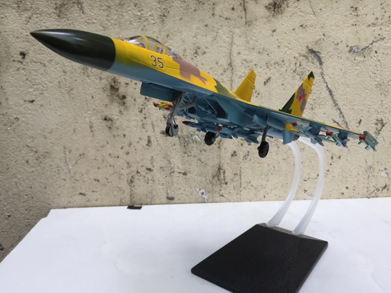 Mô hình Máy báy SU-35. 1:72-ABS