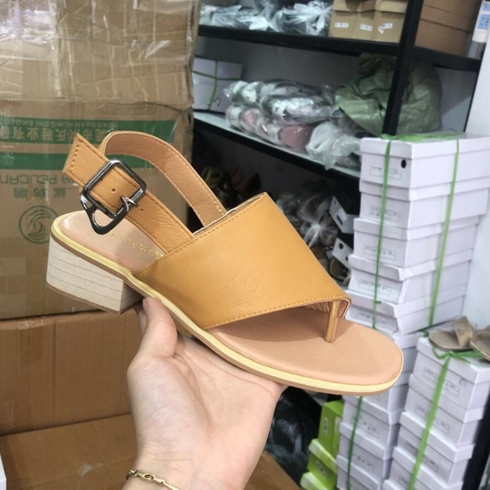 sandal quai da bản to xỏ ngón