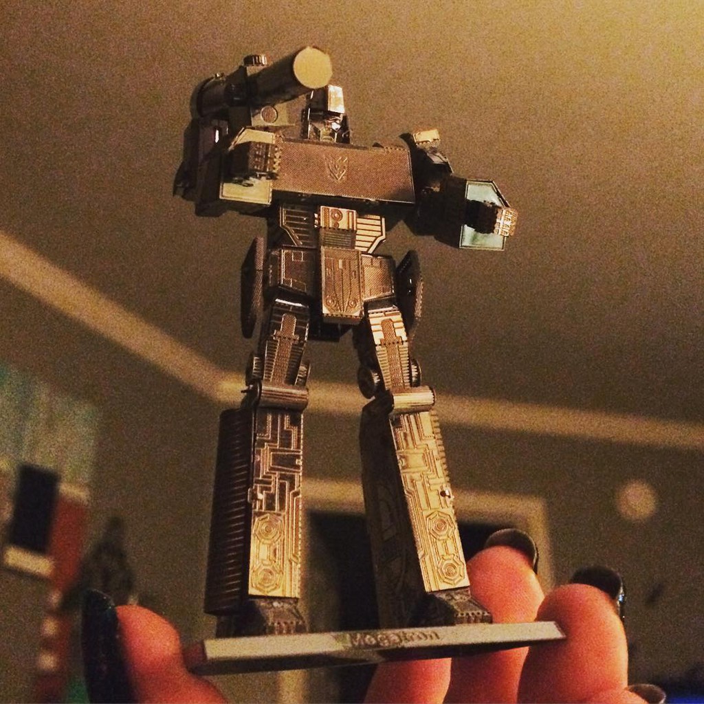 Mô hình lắp ráp 3D kim loại Robot Megatron – Transformers [Chưa lắp]