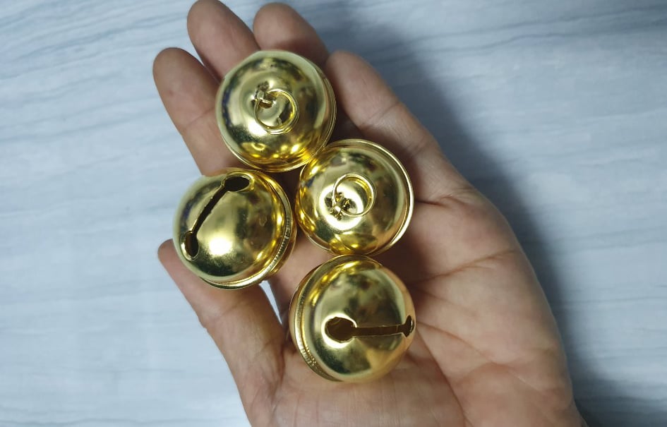 4 QUẢ  CHUÔNG ĐỒNG