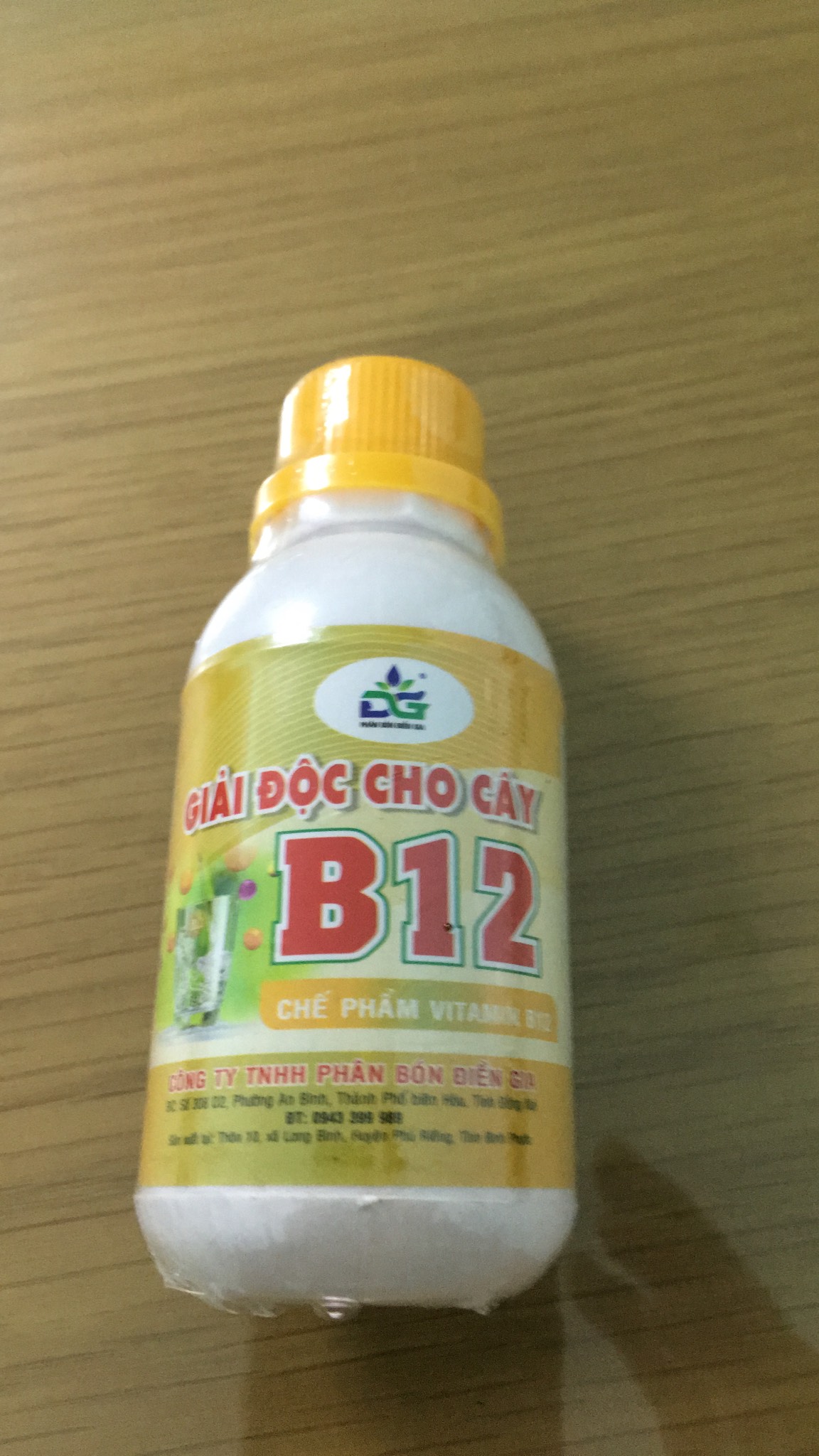 Vitamin B12 DG chăm sóc cây lan, không phun rễ lọ 100ml