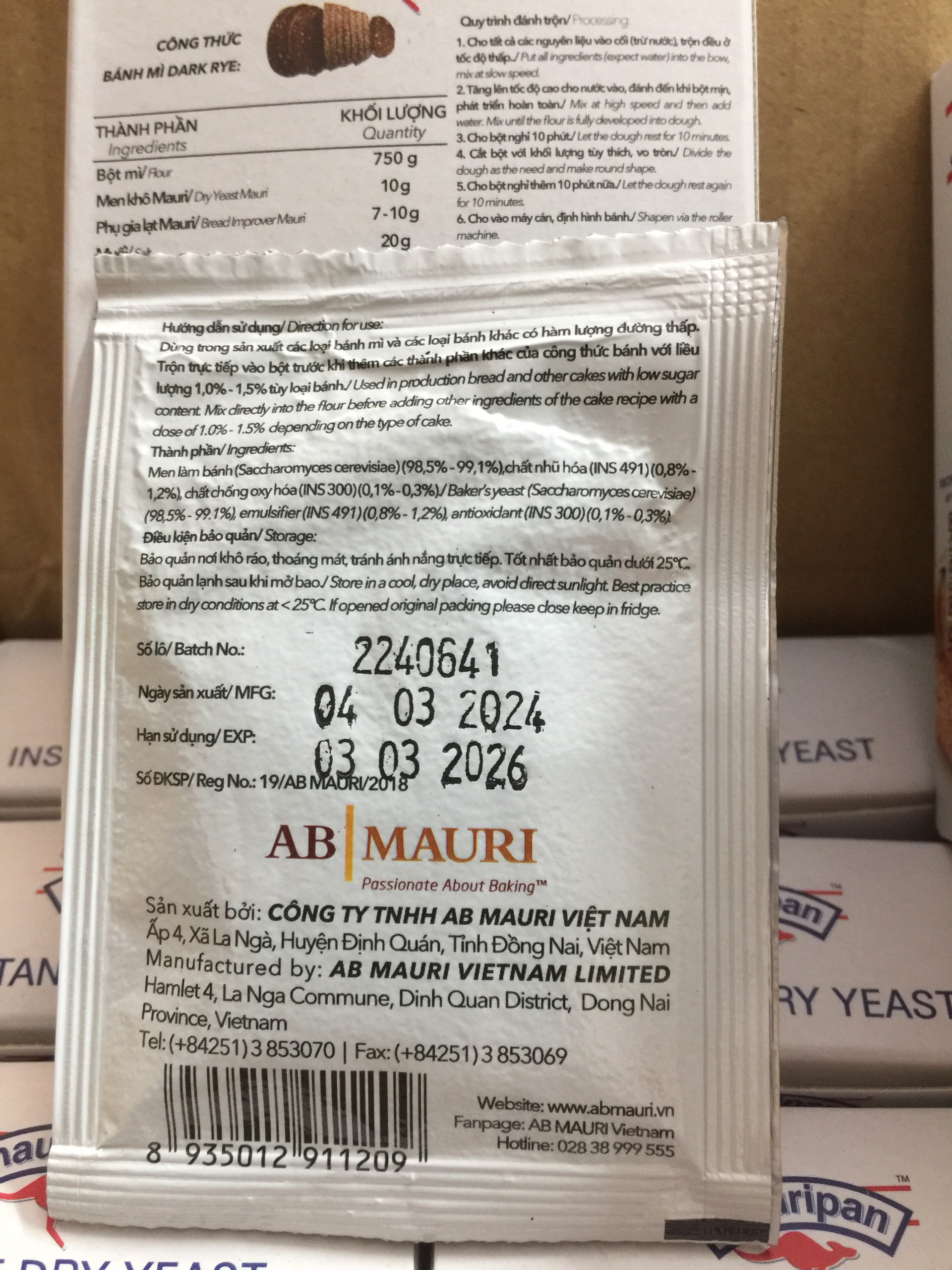 Men nở, men khô bánh mì Instant Dry yeast 10g/ gói, 5 gói/ hộp