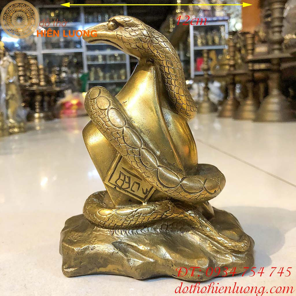 Tượng Rắn Bằng Đồng Phong Thủy Cuốn Thỏi Vàng Cao 18cm - Tượng Rắn 12 Con Giáp