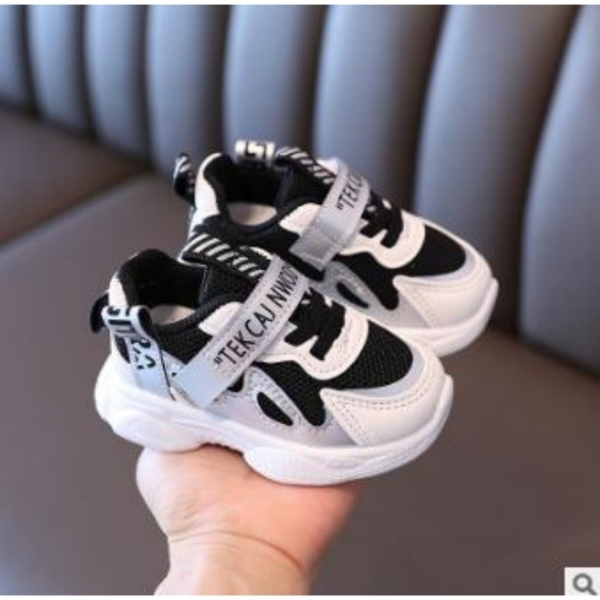 Giày Thể Thao Bé Trai Phong Cách Cá Mập Siêu Mềm Nhẹ Size 21-30