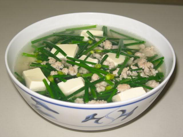 Hạt giống hẹ ta ăn lá - gói 2gram( 330  hạt )
